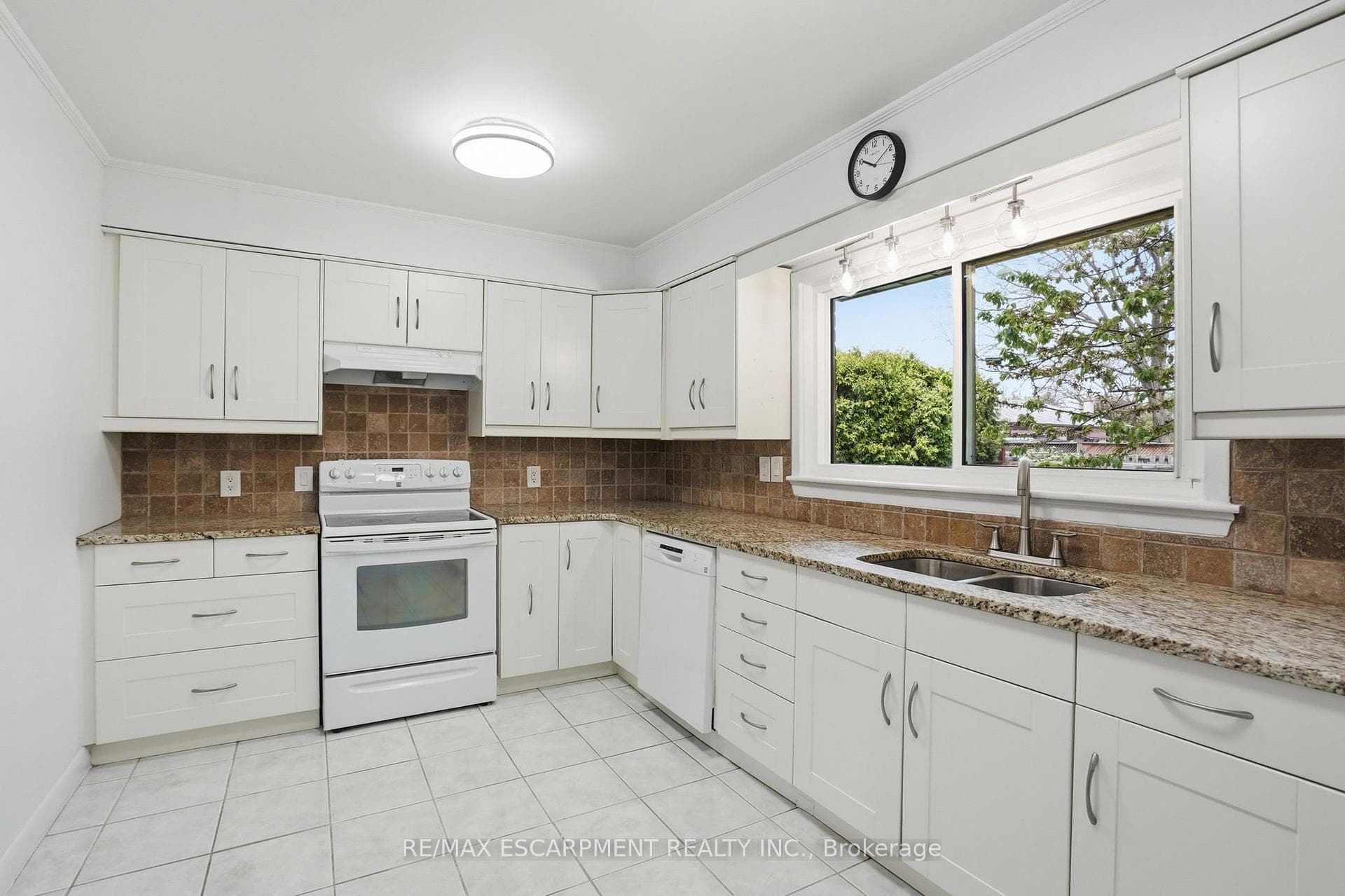 773 Paling Road photo 8