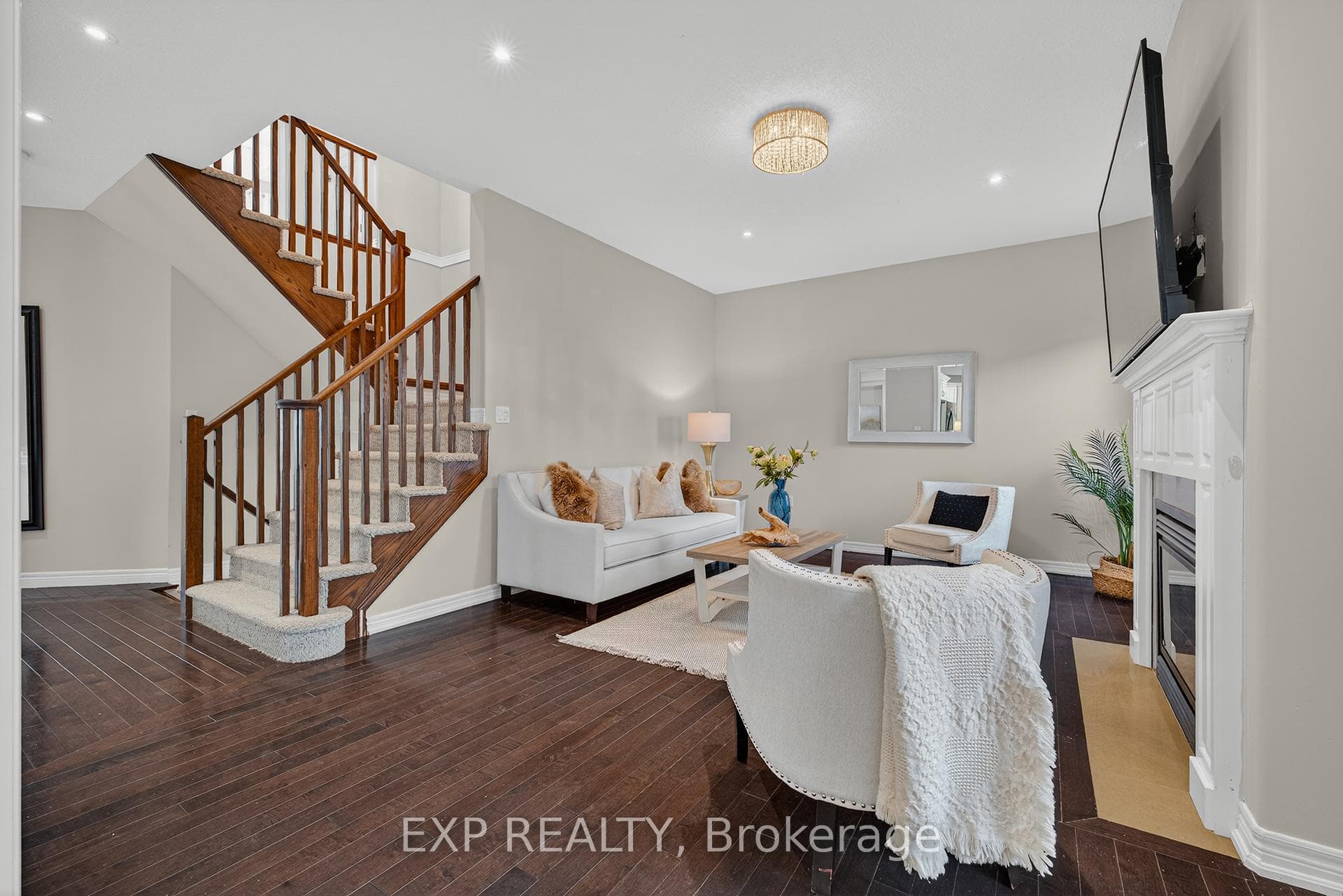 100 Garinger Crescent photo 16