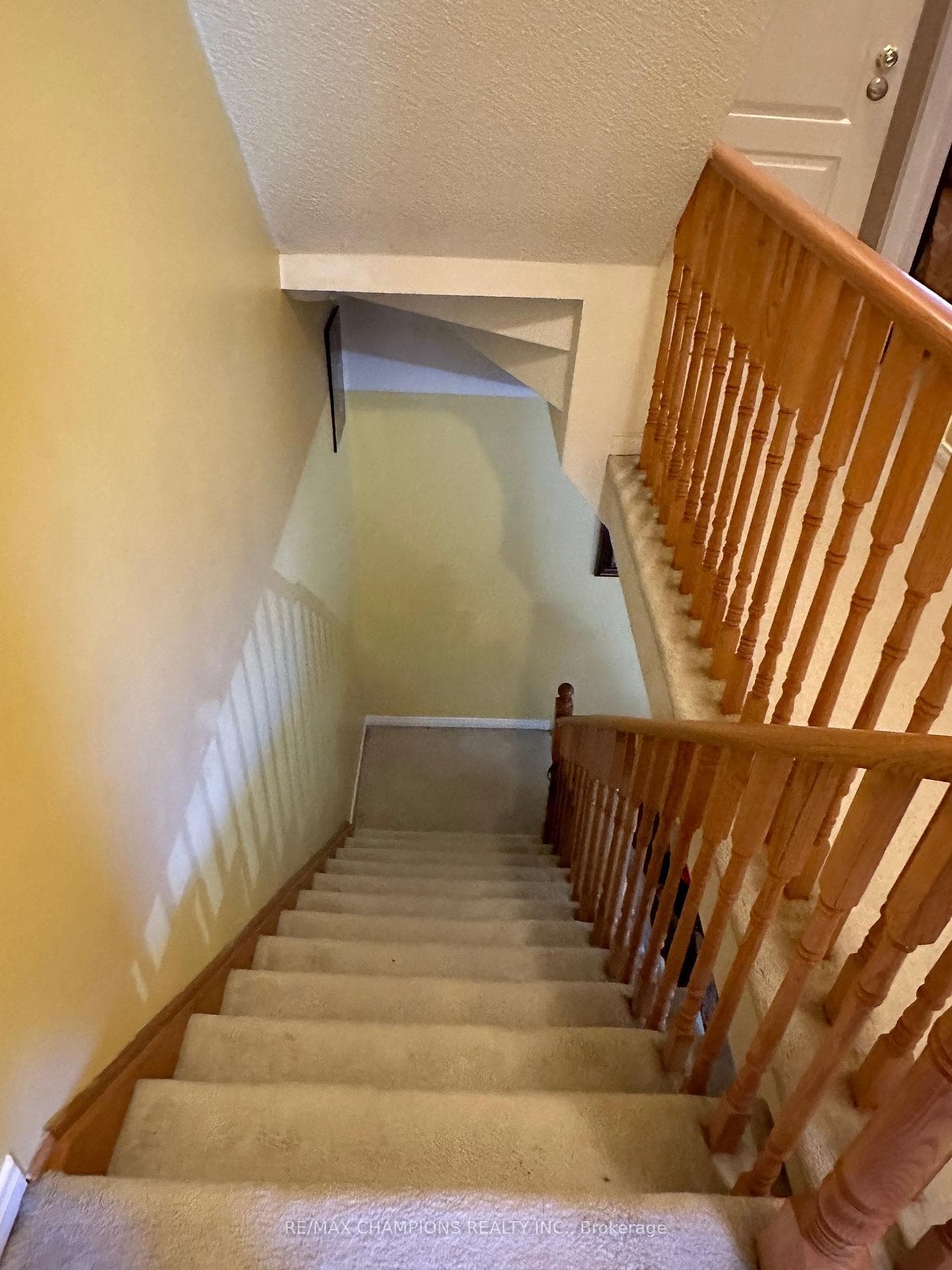385 Sparrow Circle photo 10
