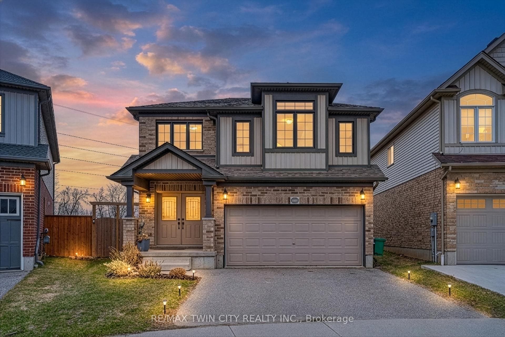 288 Steepleridge Street photo 2