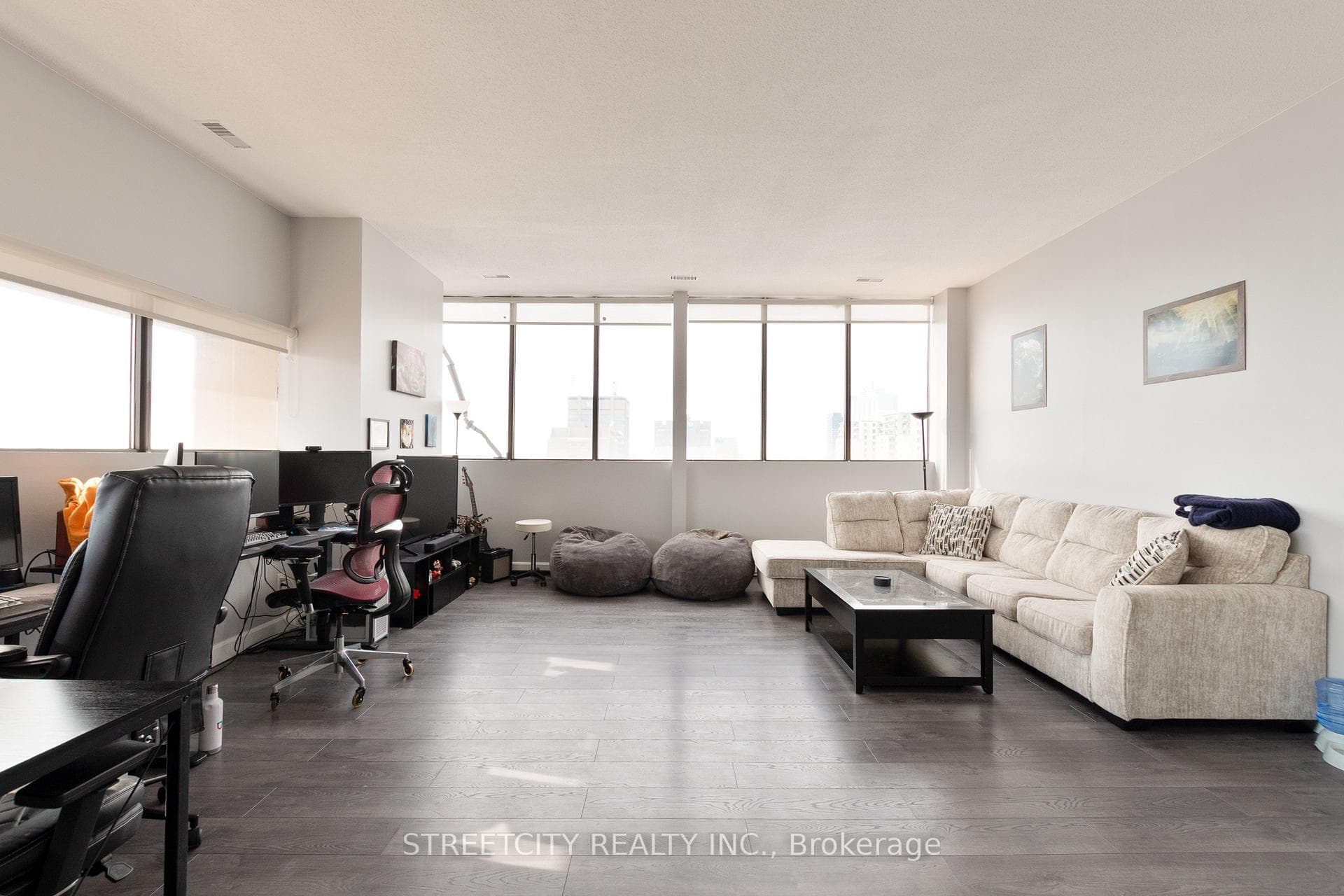 389 Dundas Street Unit 2103 photo 8