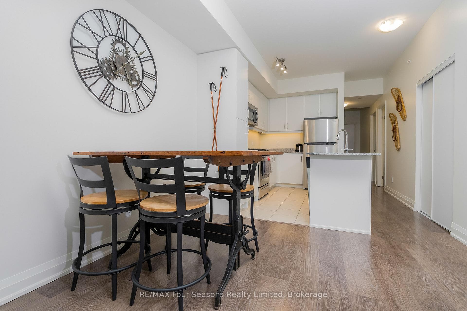 17 Spooner Crescent Unit 403 photo 11