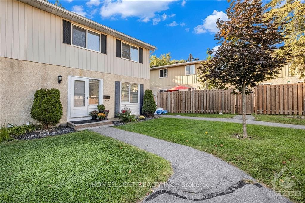 1514 BEAVERPOND Drive Unit A photo 2