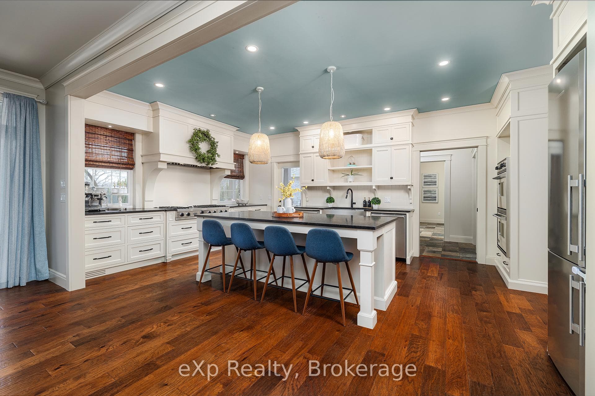880 Wood Drive photo 6