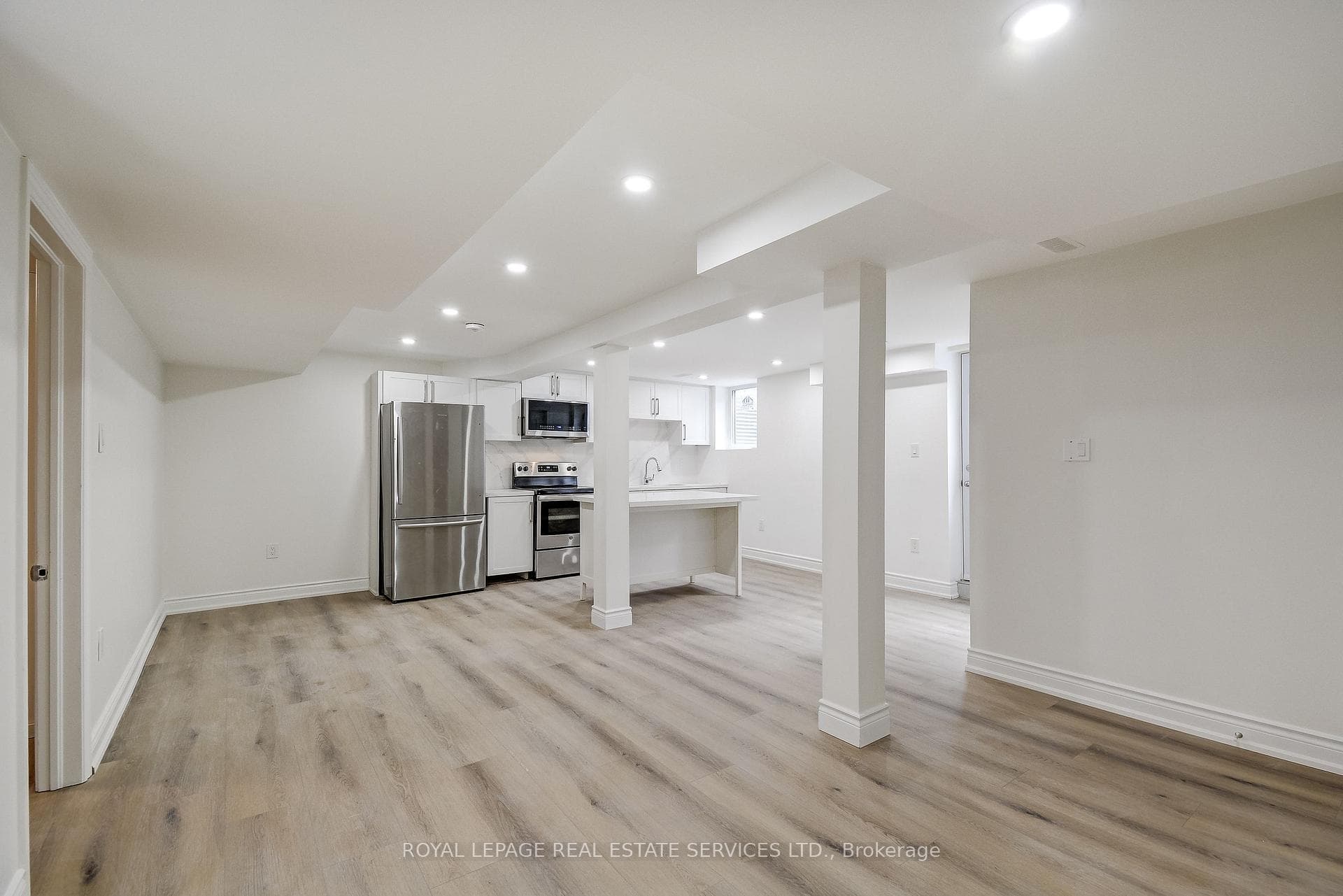 277 Mississaga Street Unit LOWER photo 19