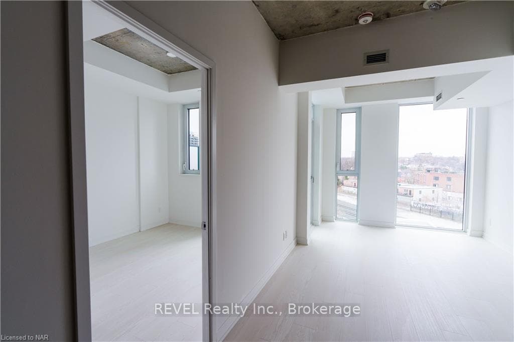 57 BROCK Avenue Unit 605 photo 20