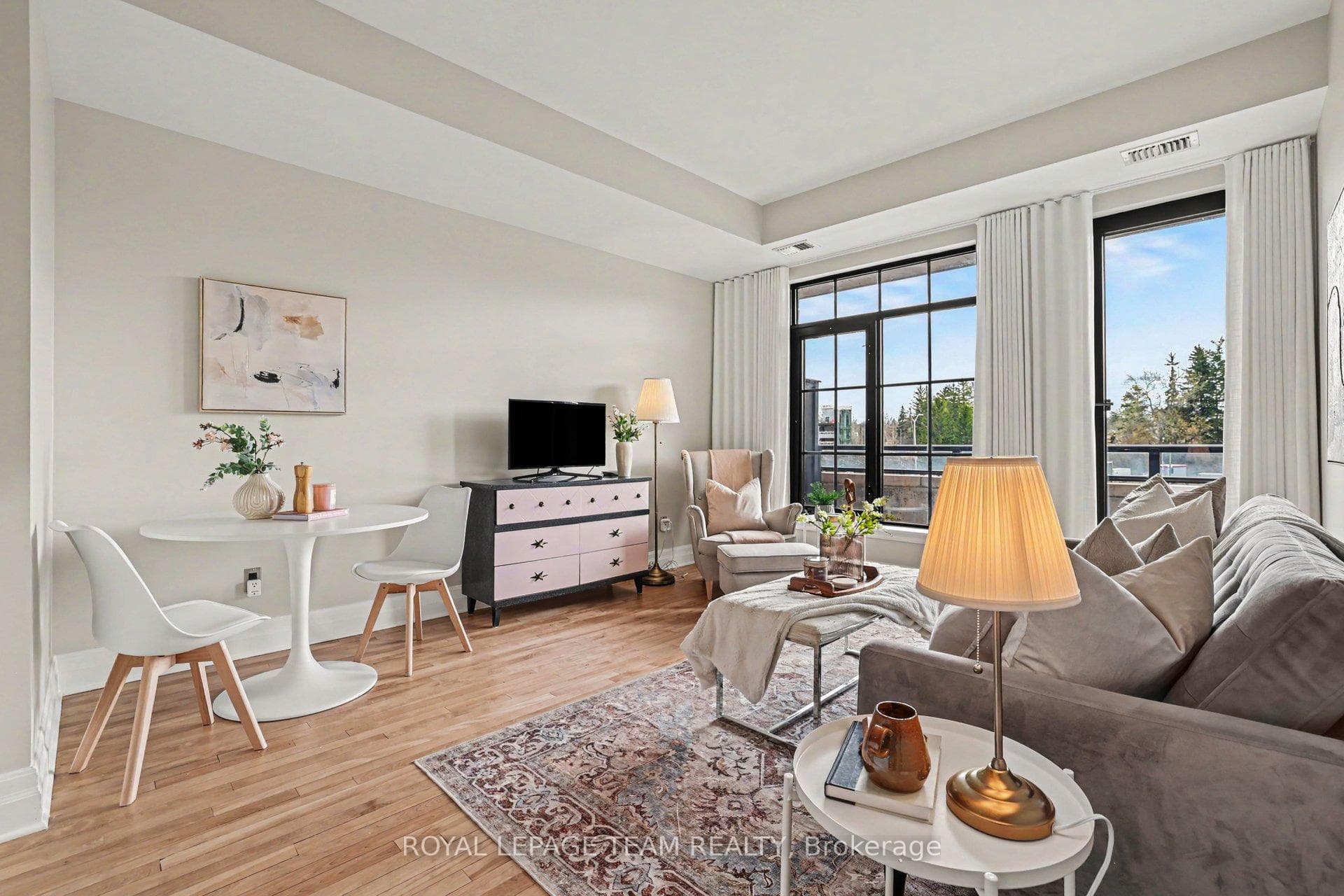 330 Loretta Avenue Unit 301 photo 2