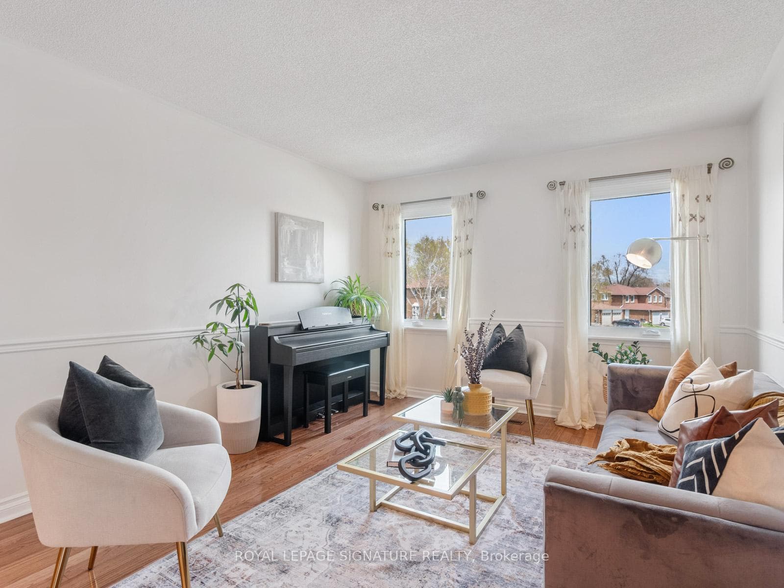 53 Blueking Crescent photo 10