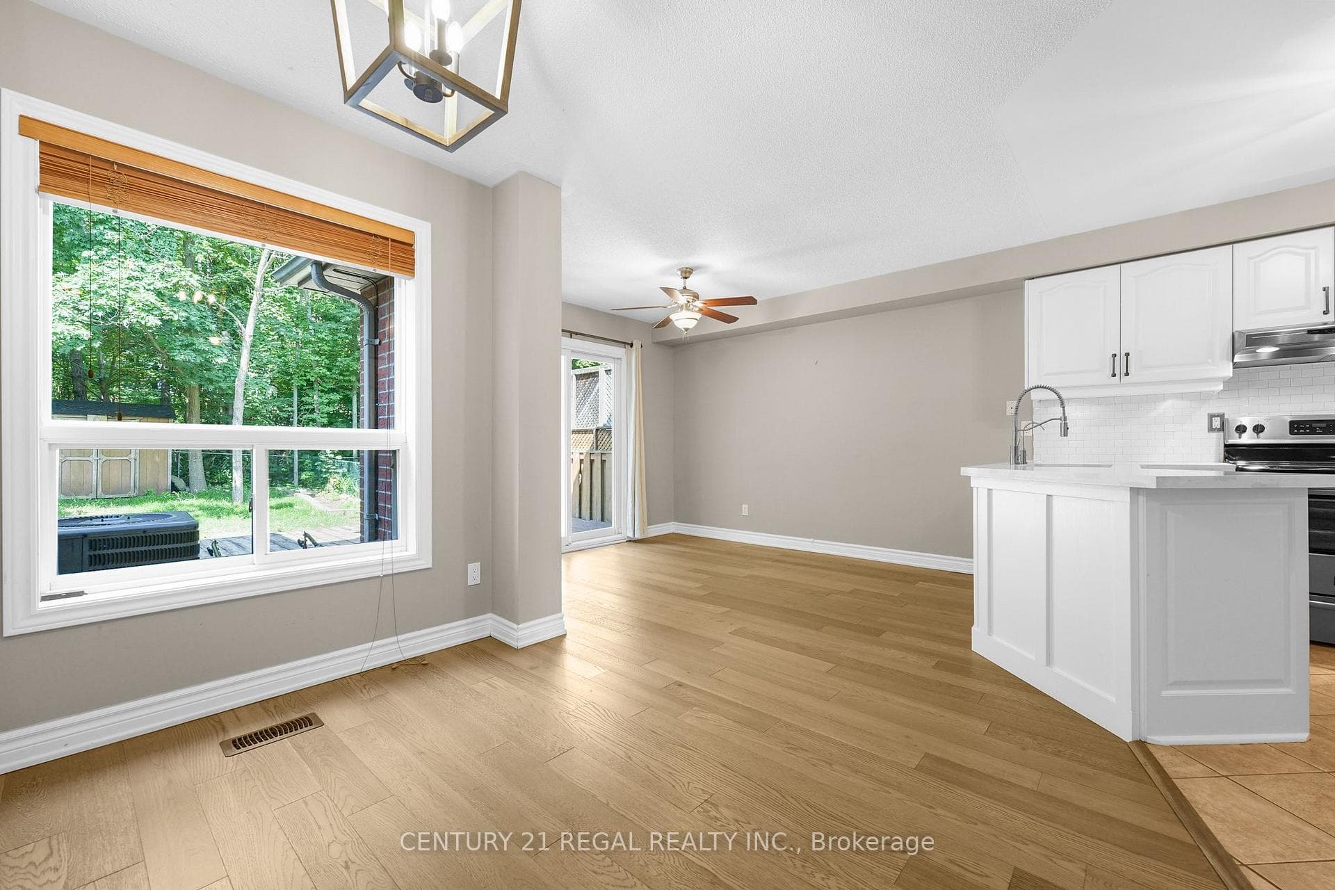242 Ferndale Drive photo 10