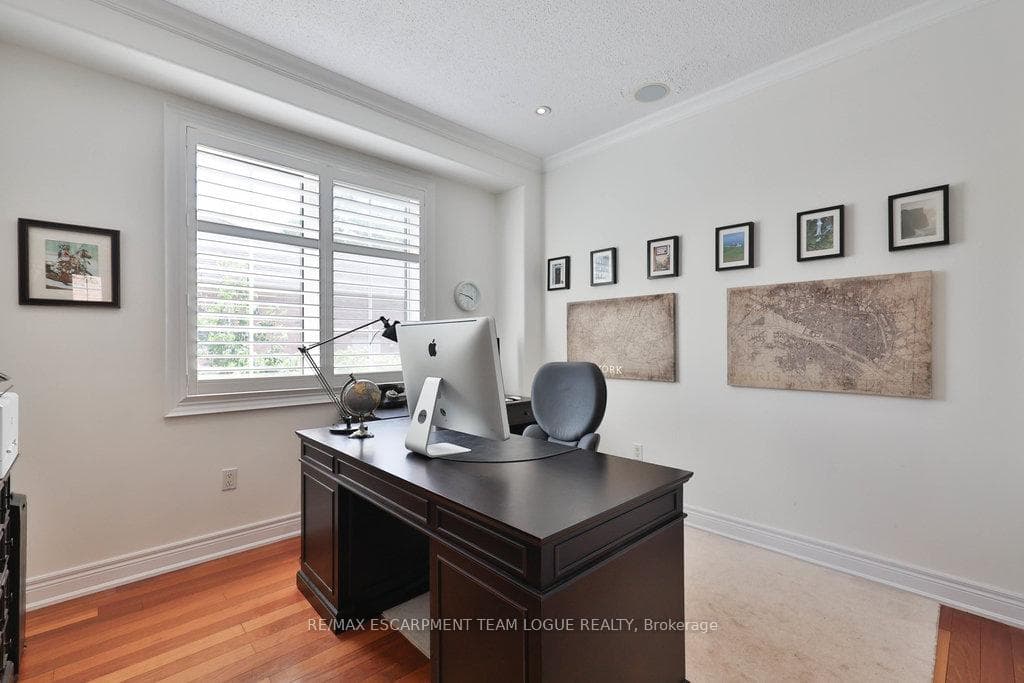 4302 Clubview Drive photo 20