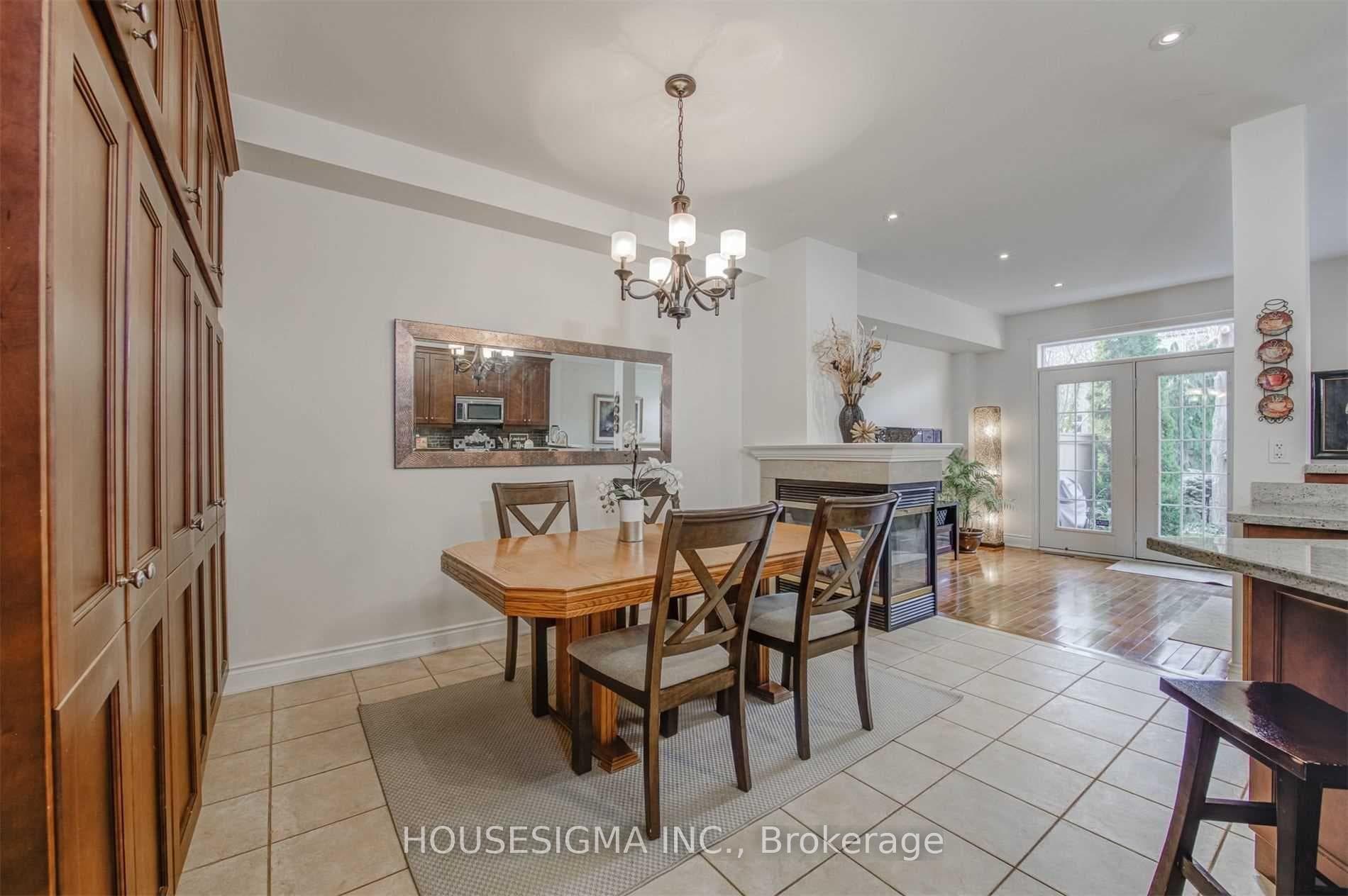 244 Tawny Crescent photo 5
