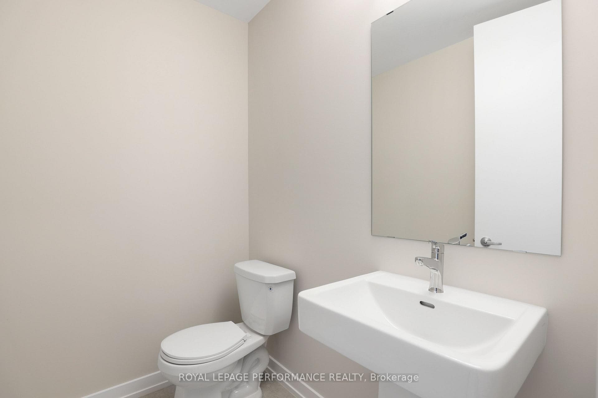 528 Oldenburg Avenue photo 15