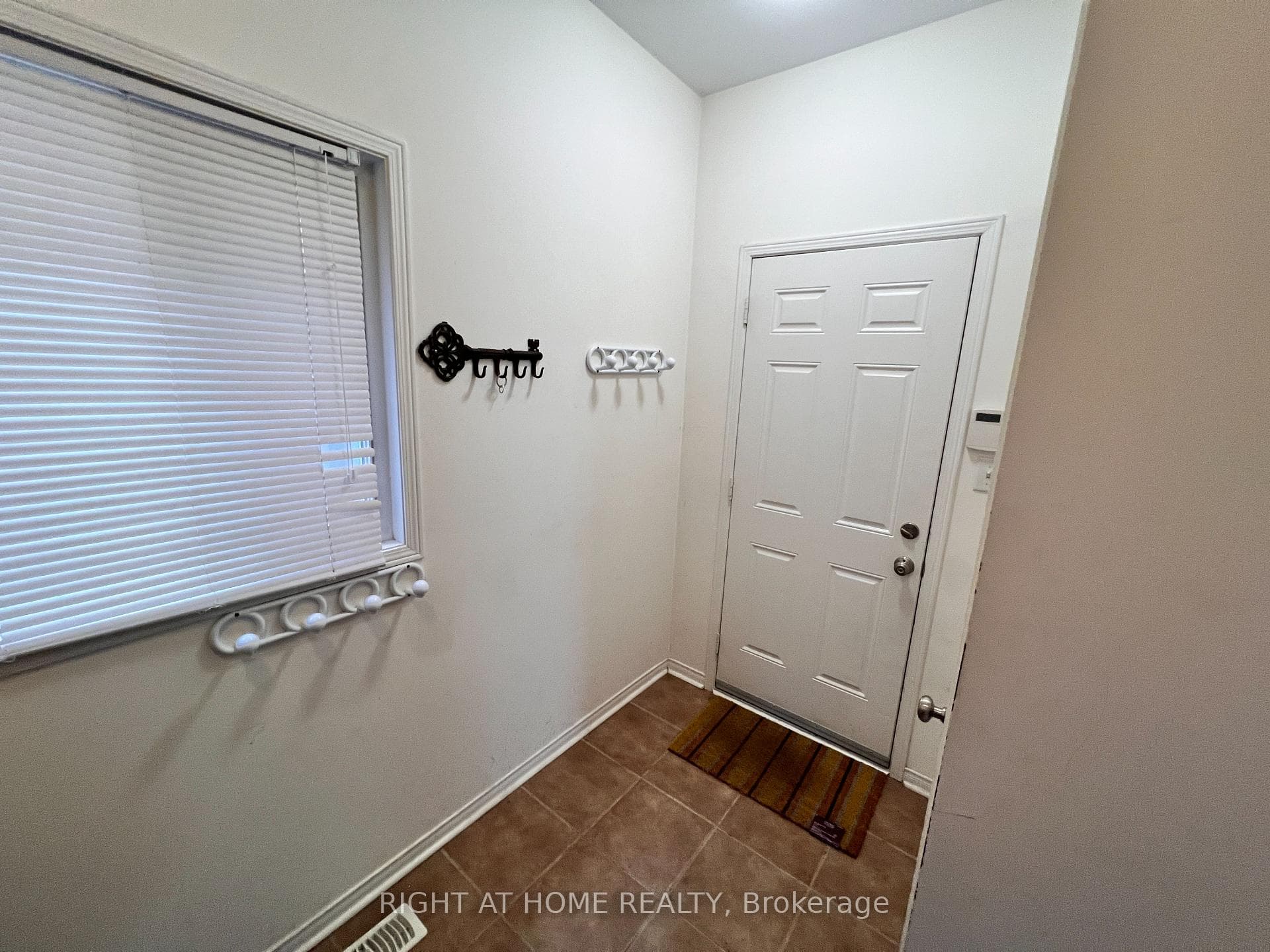 1446 Cordick Street Unit Upper photo 16