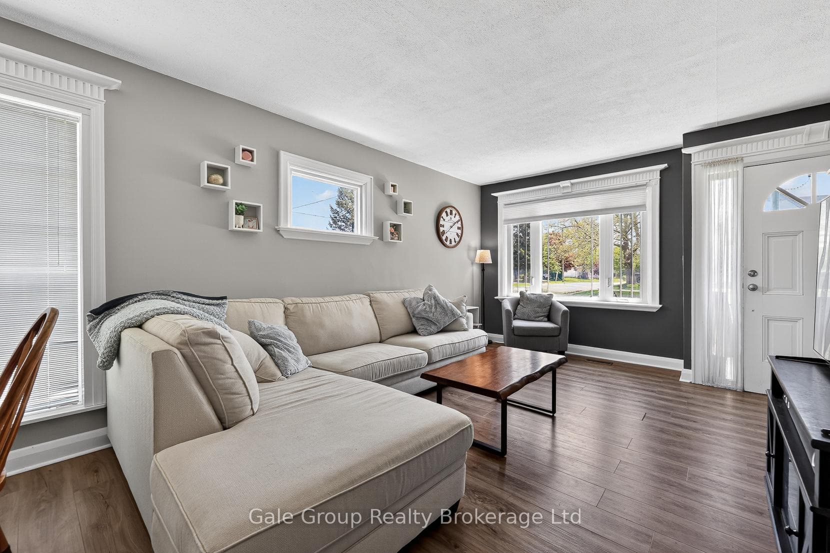 339 Spencer Street photo 9