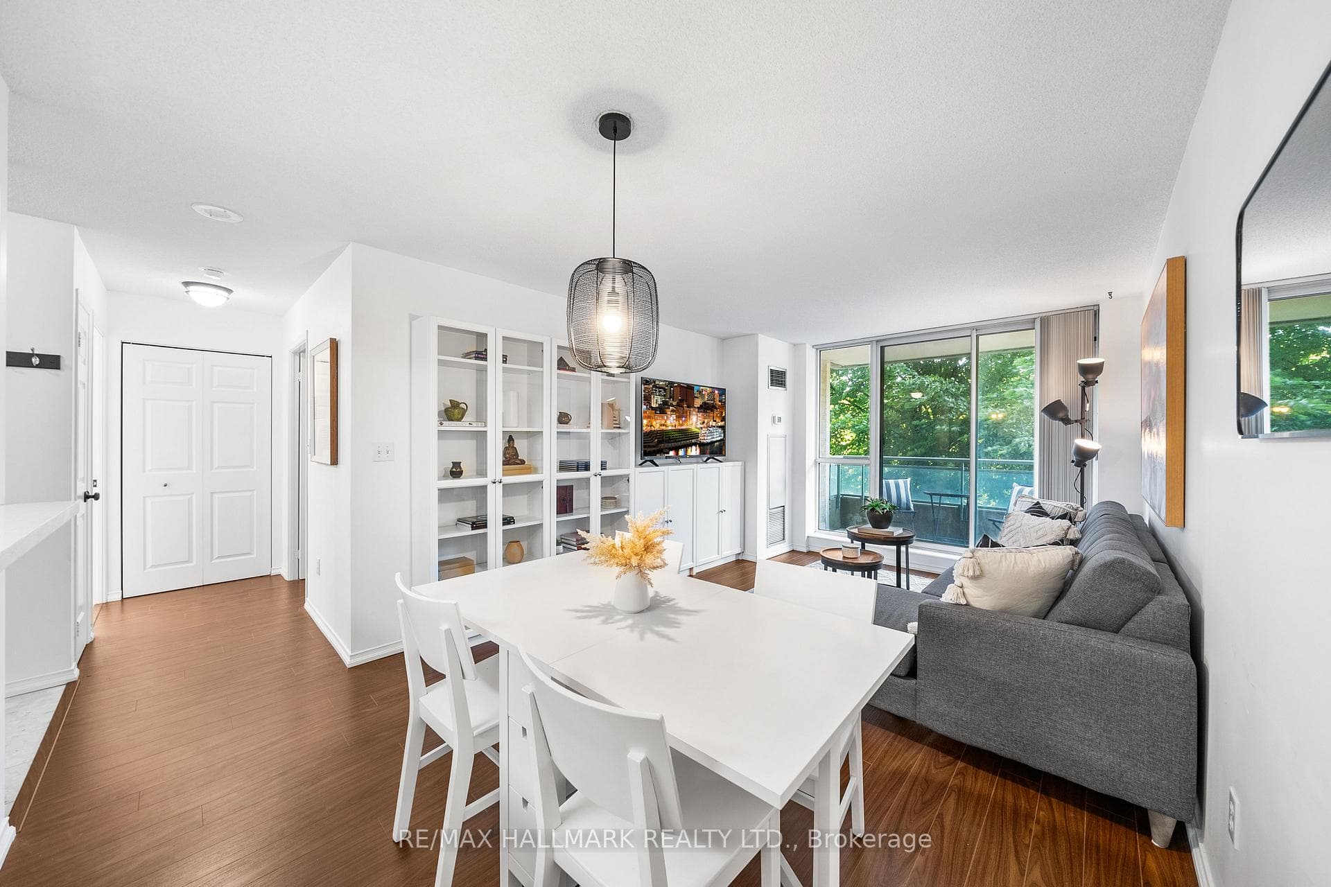 39 Pemberton Avenue Unit 312 photo 6