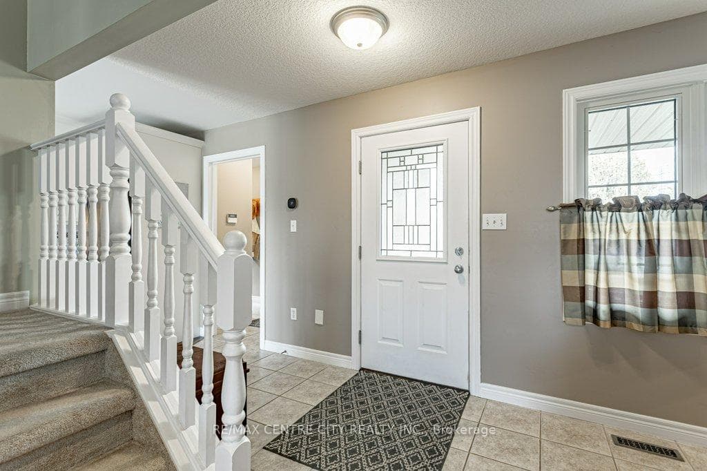 45 Riverbank Drive photo 7