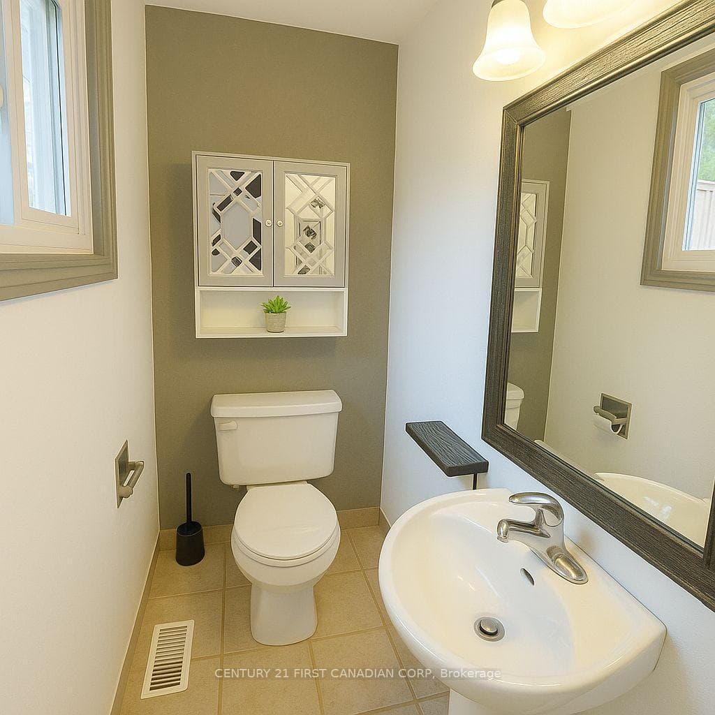 124 ARDSLEY Crescent photo 4