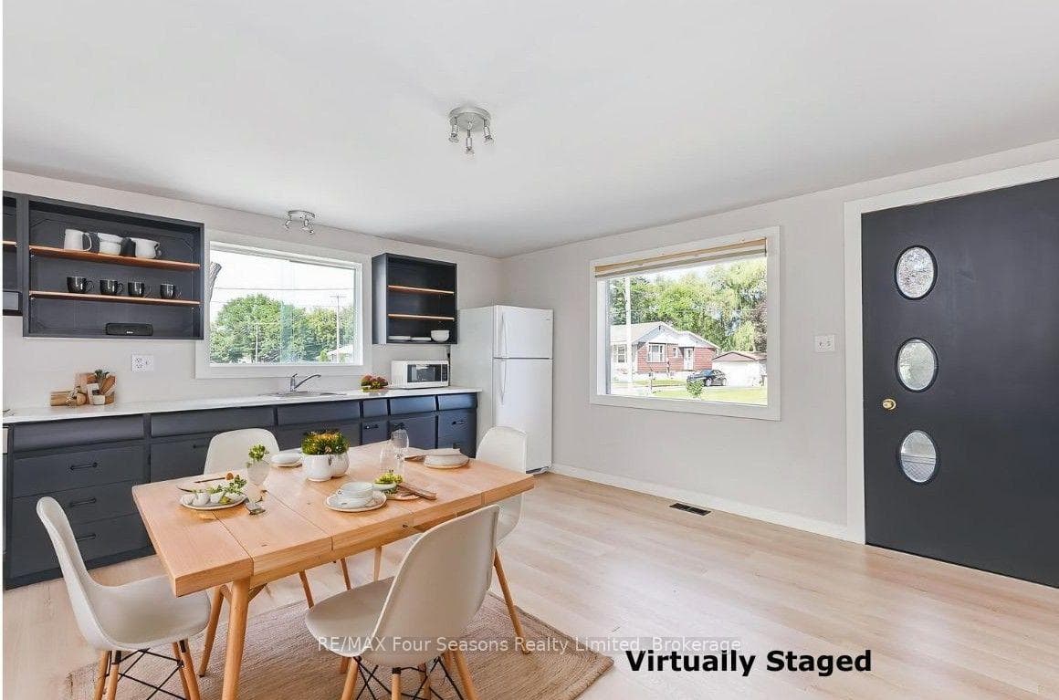 231 Superior Street photo 9