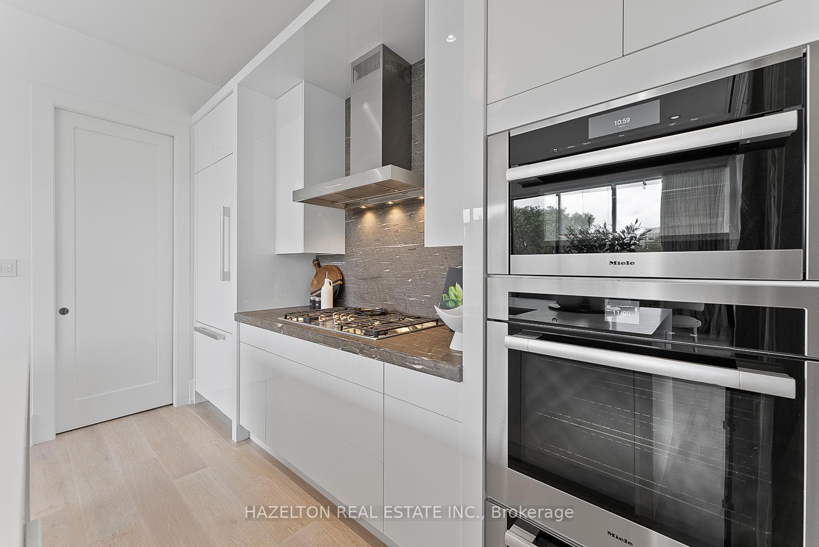 36 Hazelton Avenue Unit 4D photo 11