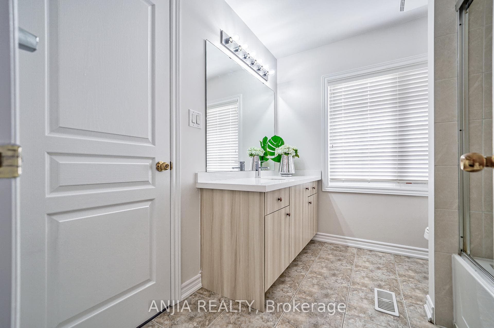 8 Creekland Avenue photo 19
