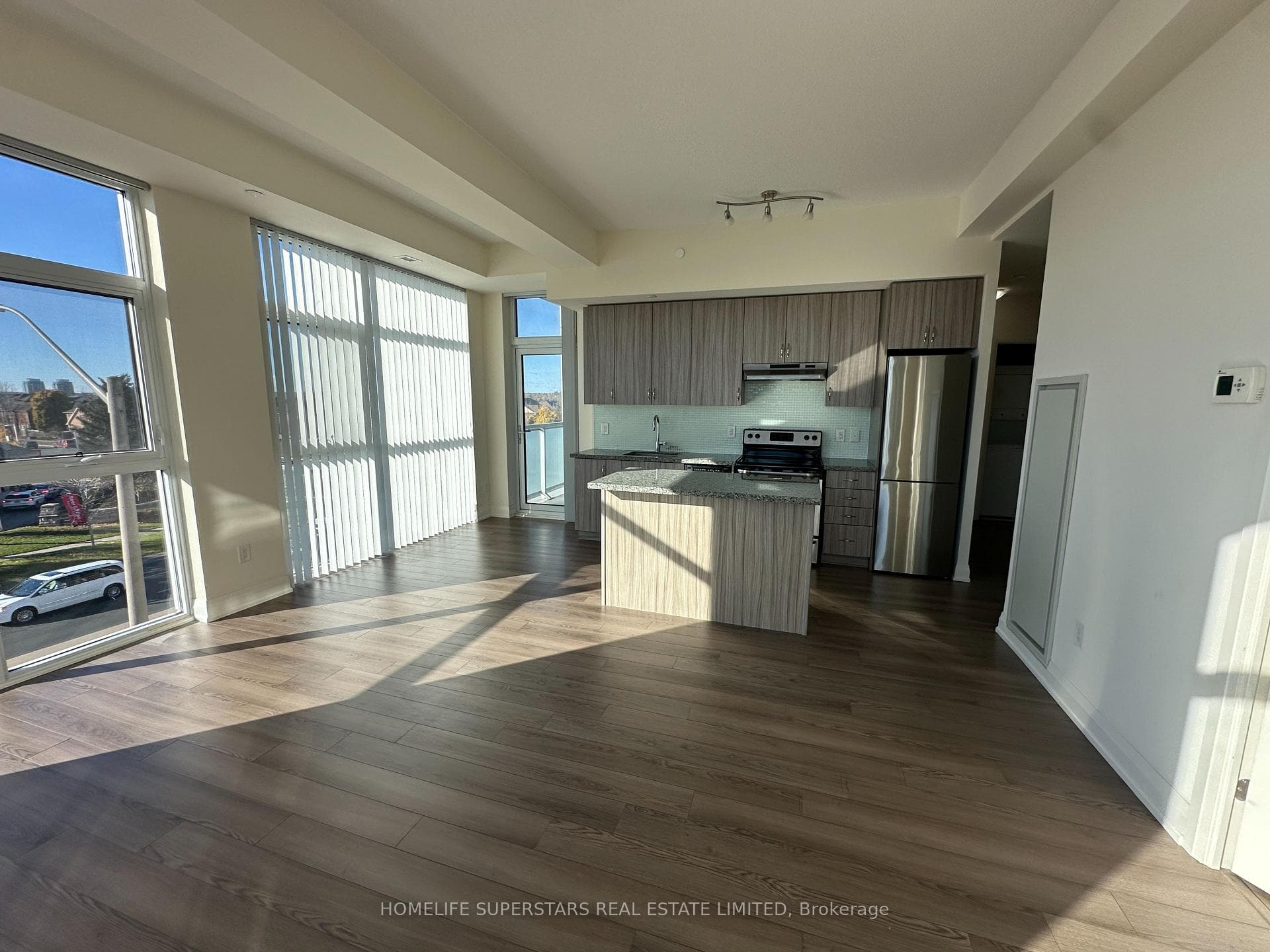 8763 Bayview Avenue Unit 309 photo 4