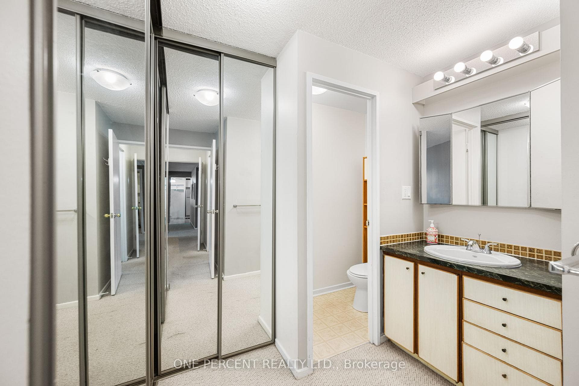 373 Laurier Avenue Unit 201 photo 19