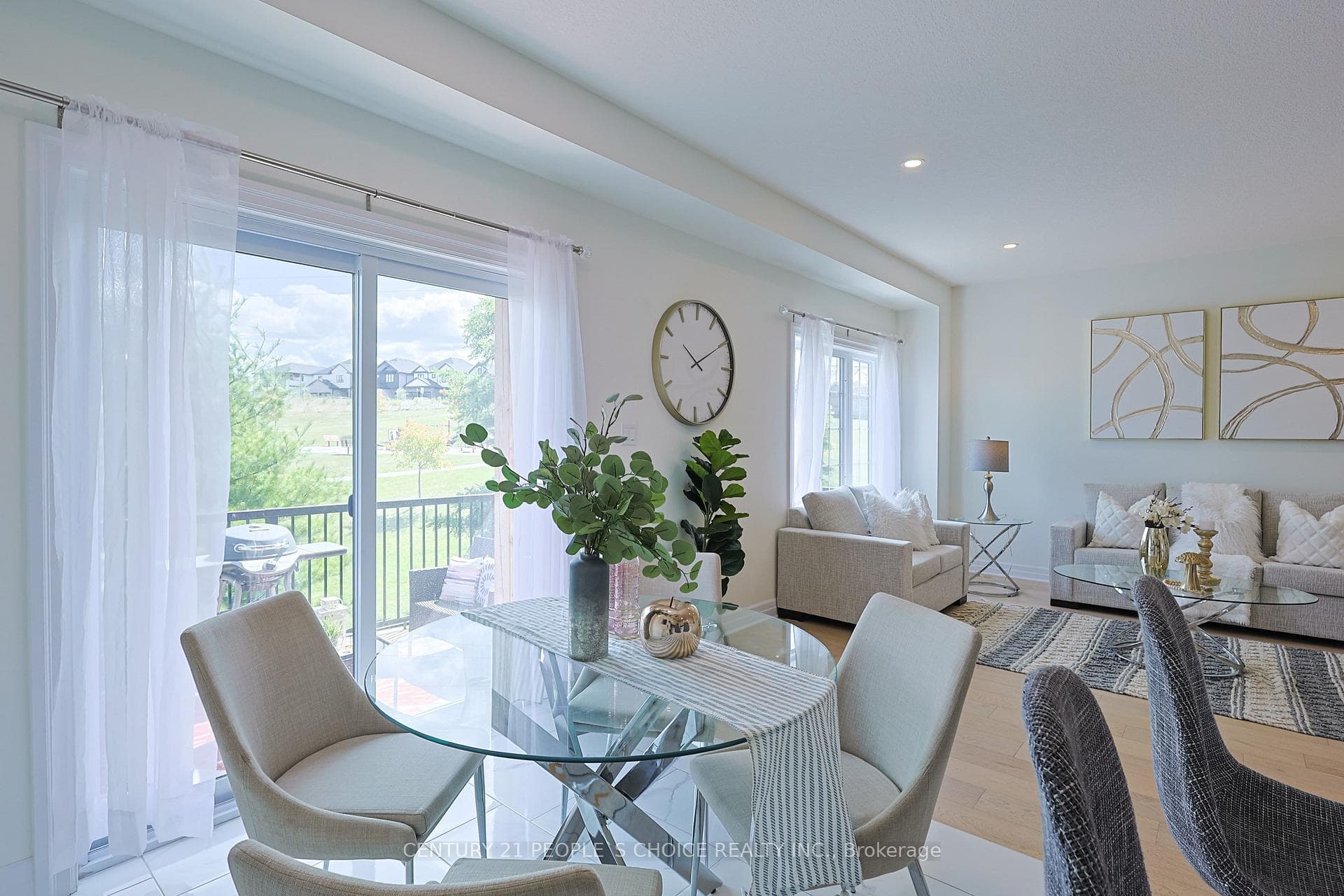 Breakfast/Dining area walkout to Patio