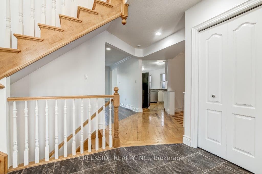 769 Garibaldi Avenue photo 3