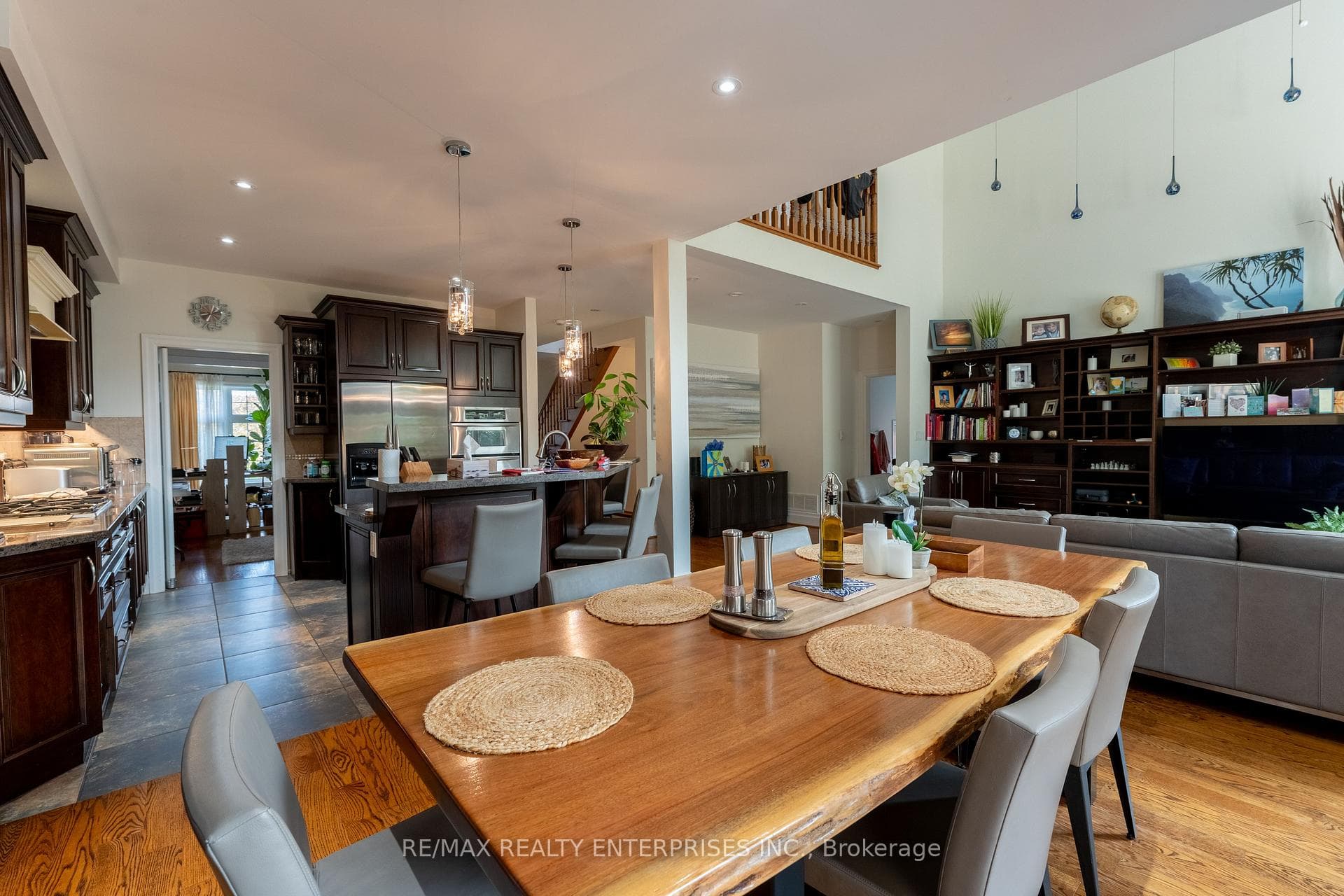 93 Cumberland Drive photo 6