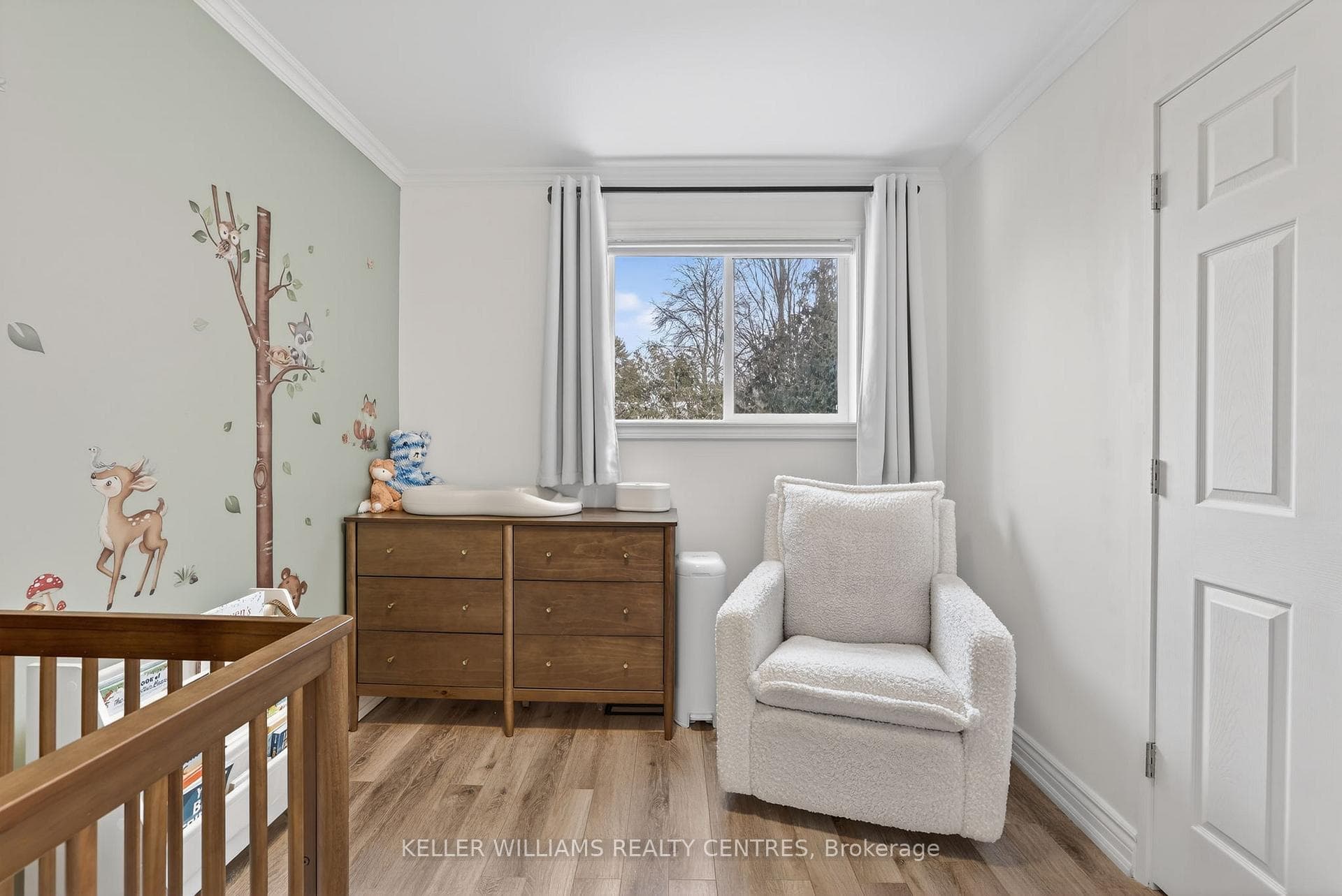 789 Elgin Street photo 29