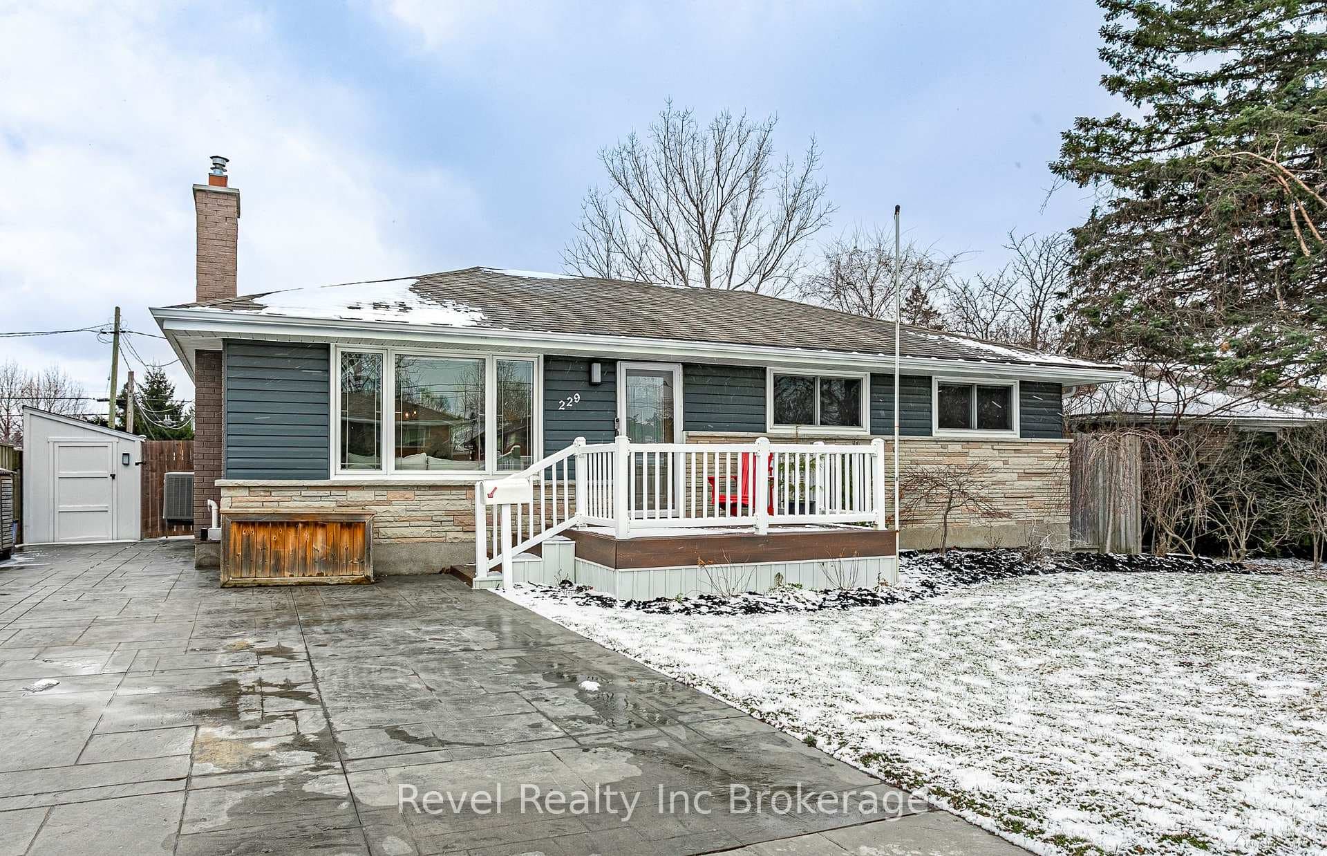 229 Burlington Street photo 1