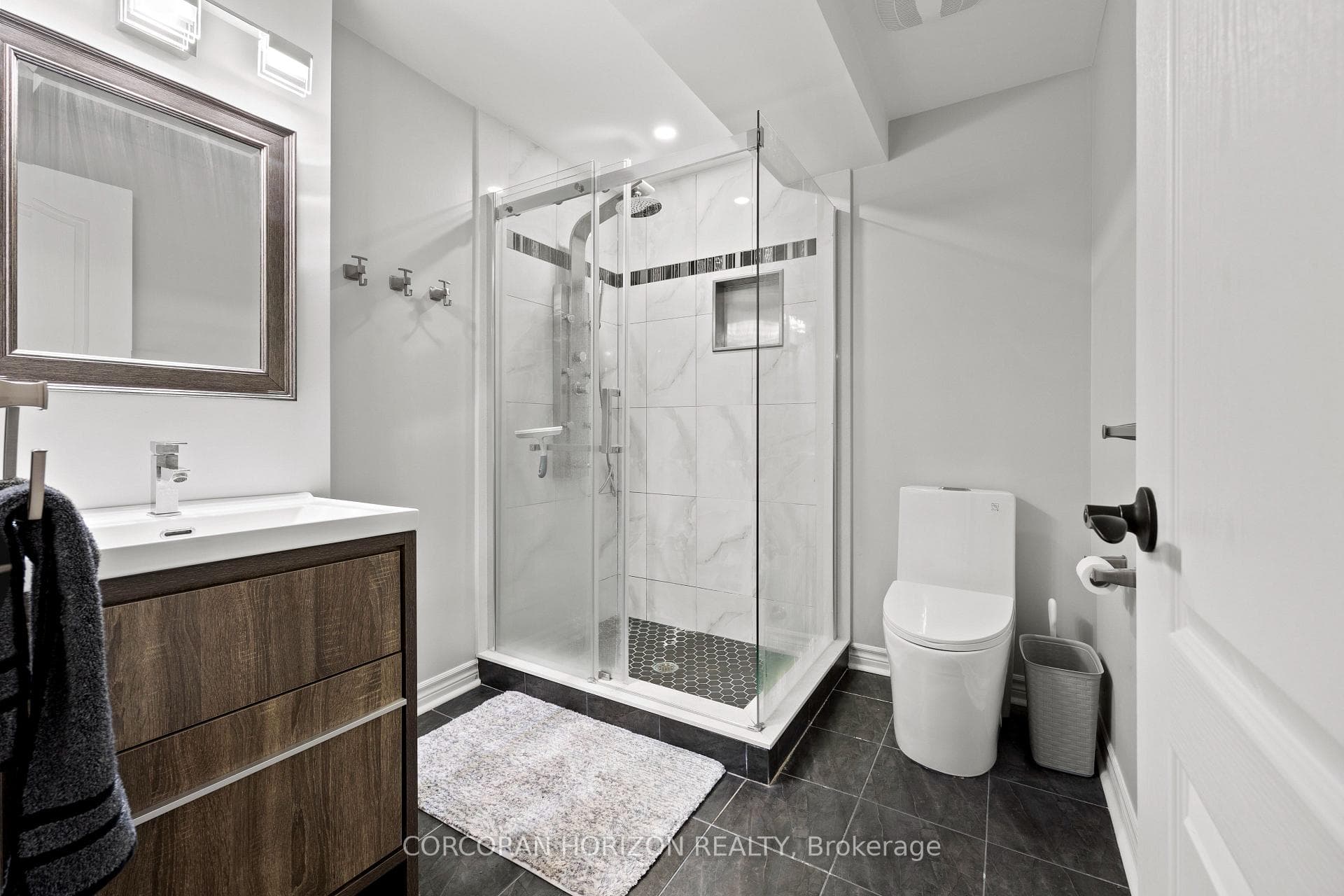 2 Windflower Road photo 31