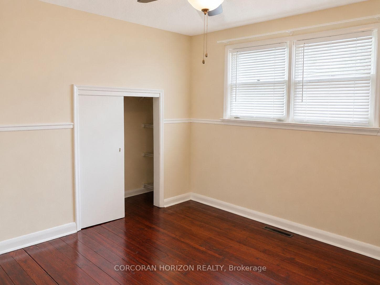20407B Leslie Street Unit Main photo 15