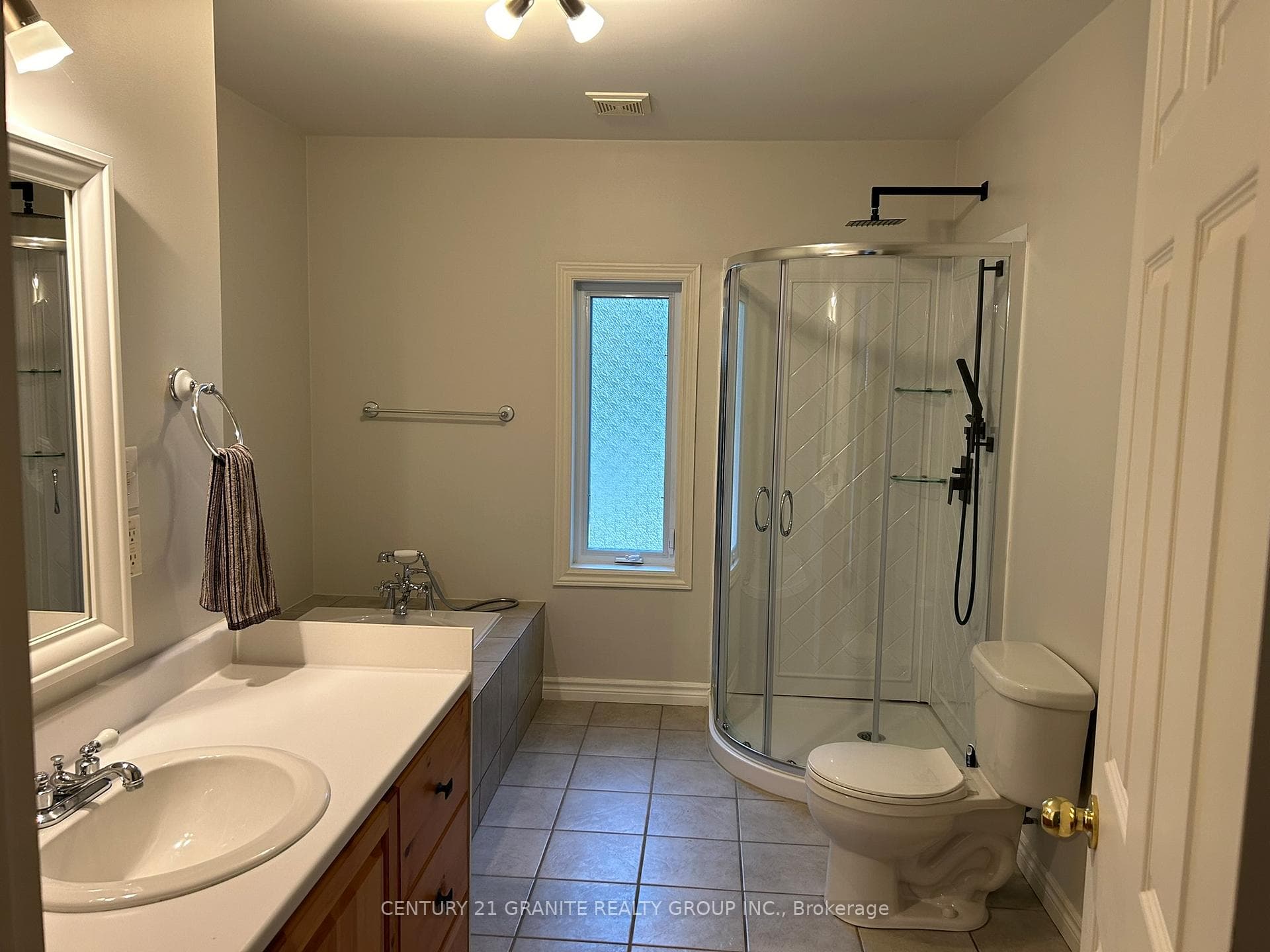 52 Tait Lane photo 18