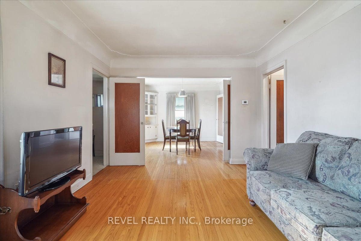 23 Wellington Street photo 4