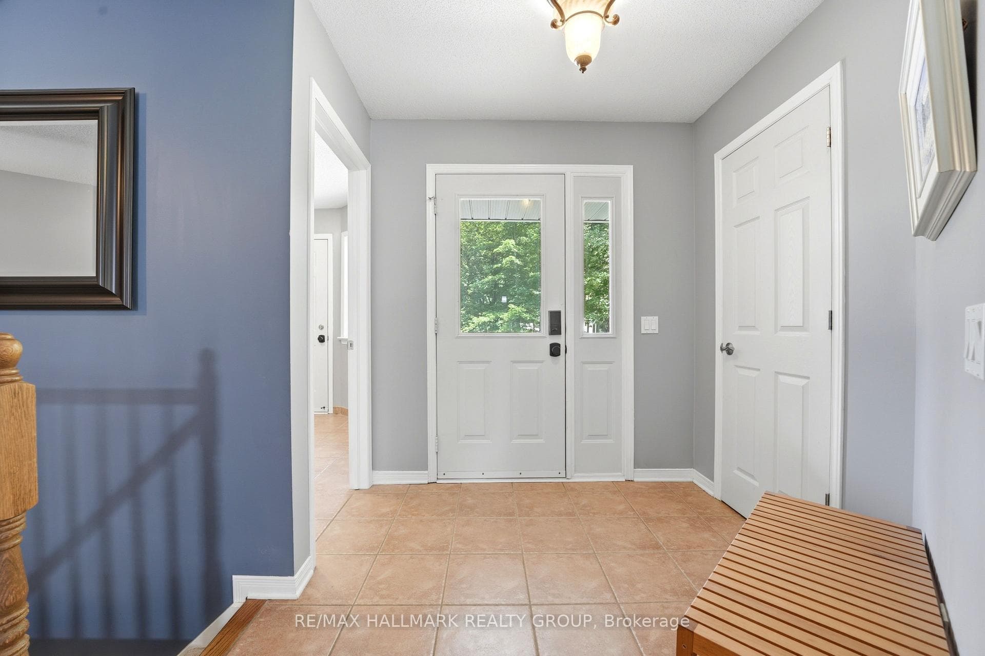 18 Josteen Drive photo 4