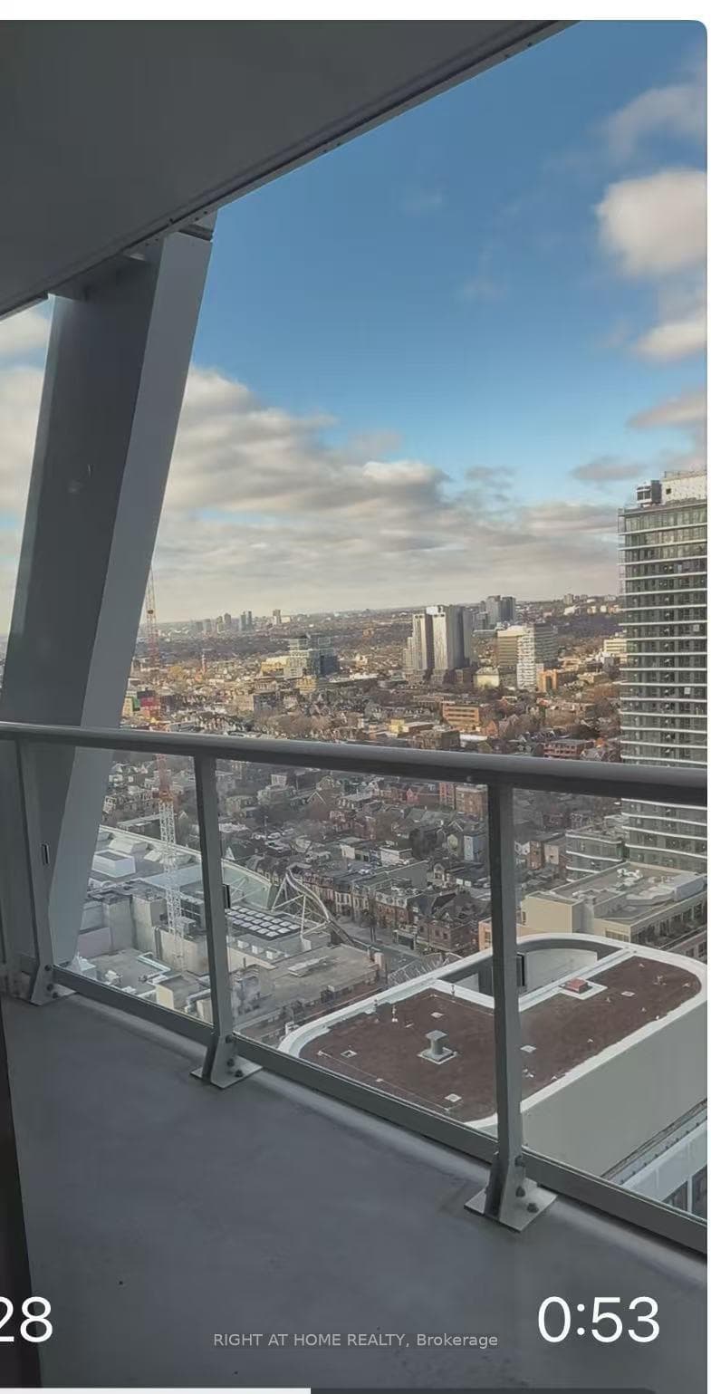 230 SIMCOE Street Unit 2820 photo 9