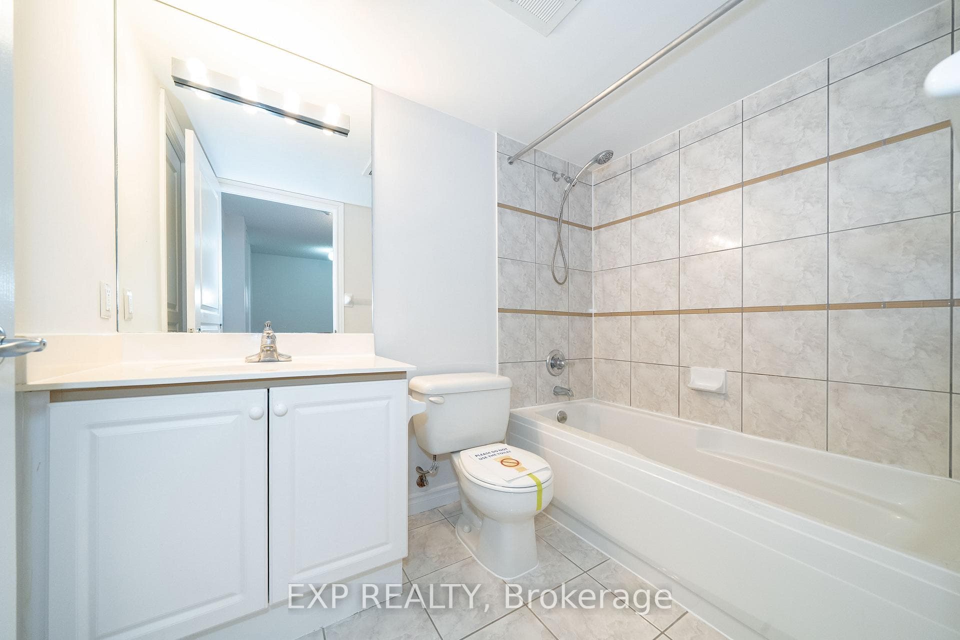 9015 Leslie Street Unit 807 photo 21