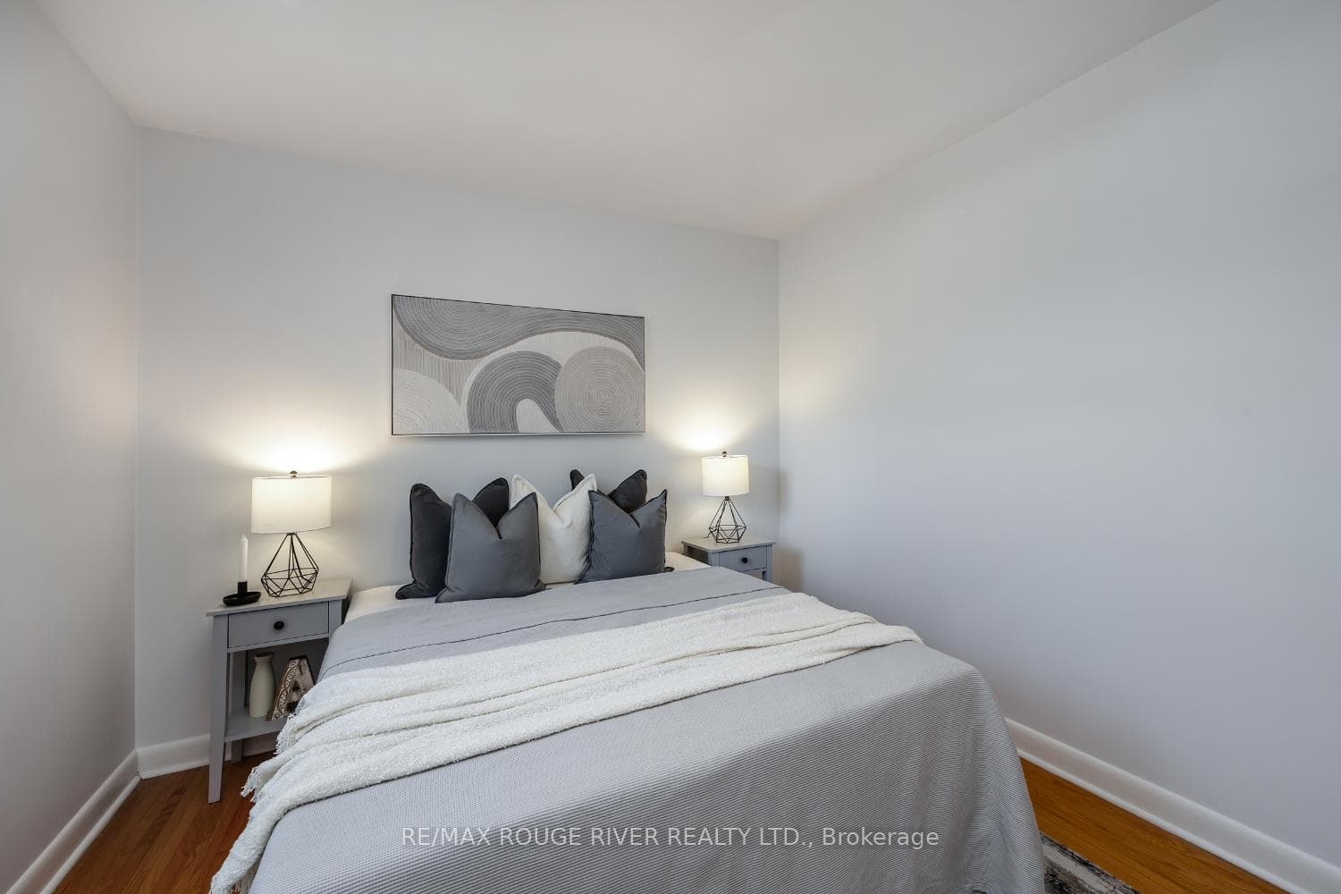 725 Eastbourne Avenue photo 13
