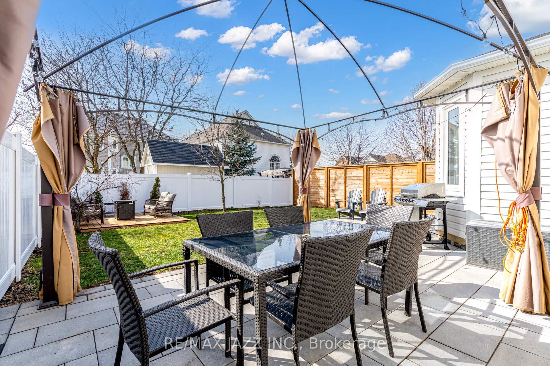 98 Matthewson Place photo 35