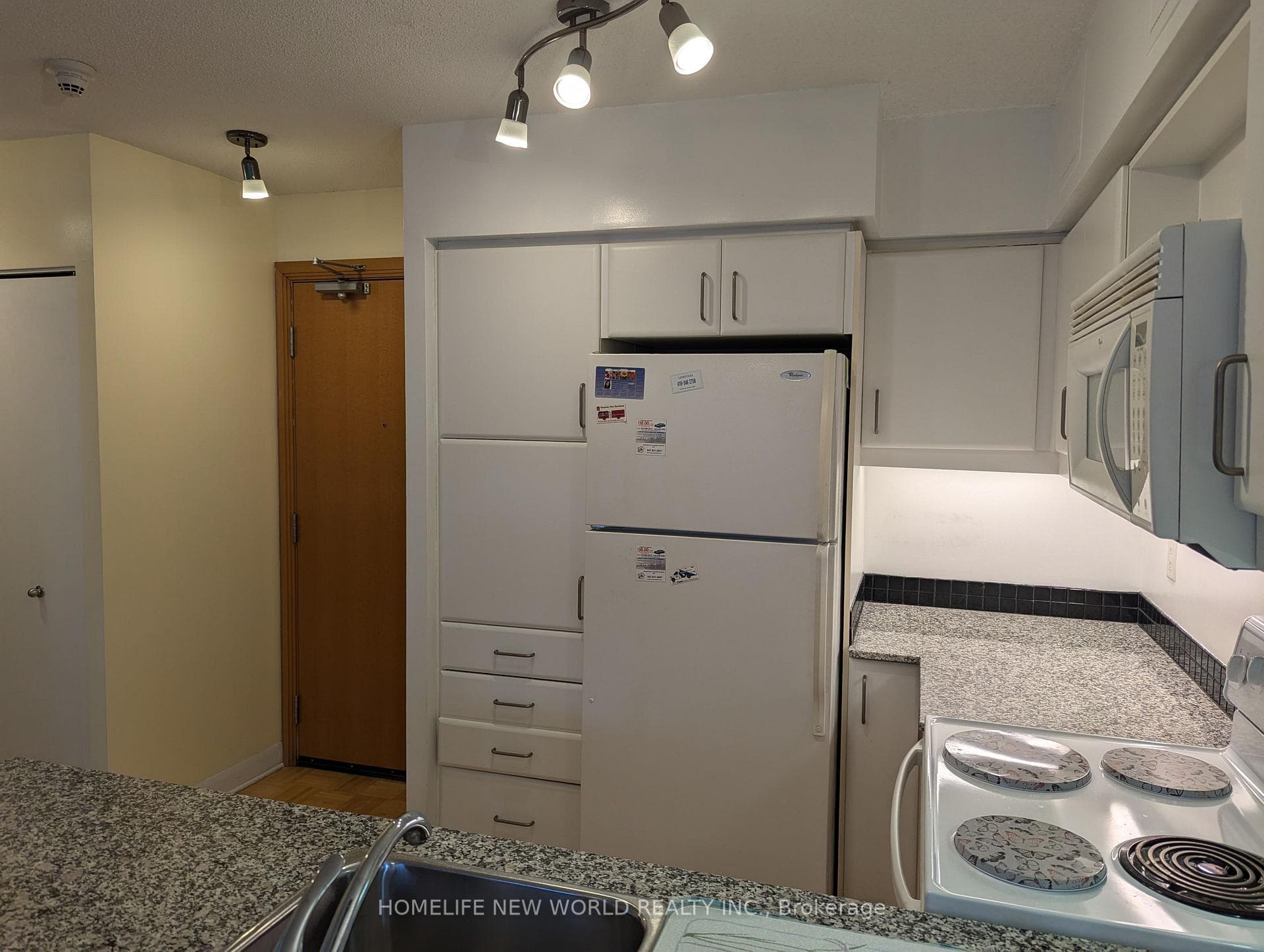 33 Sheppard Avenue Unit 405 photo 8
