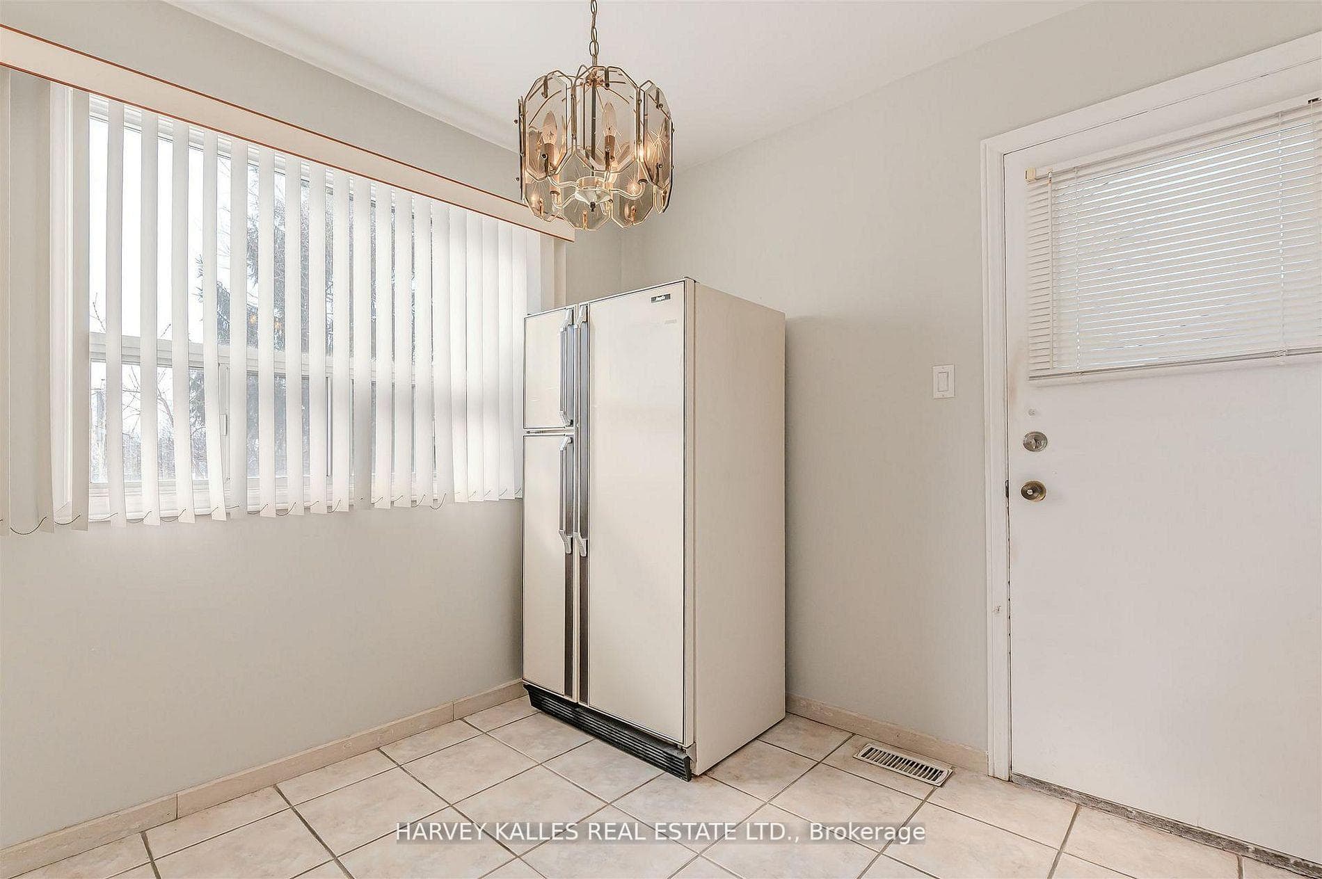 274 Mcgill Street photo 16