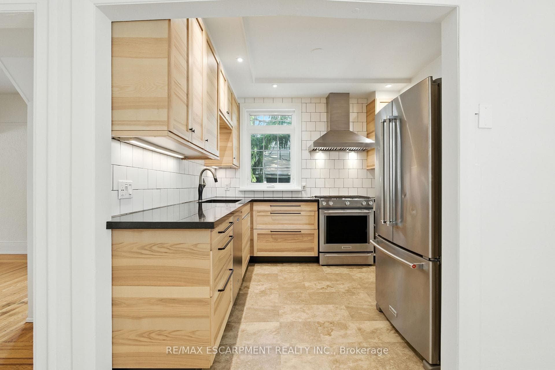 57 Highcliffe Avenue photo 16