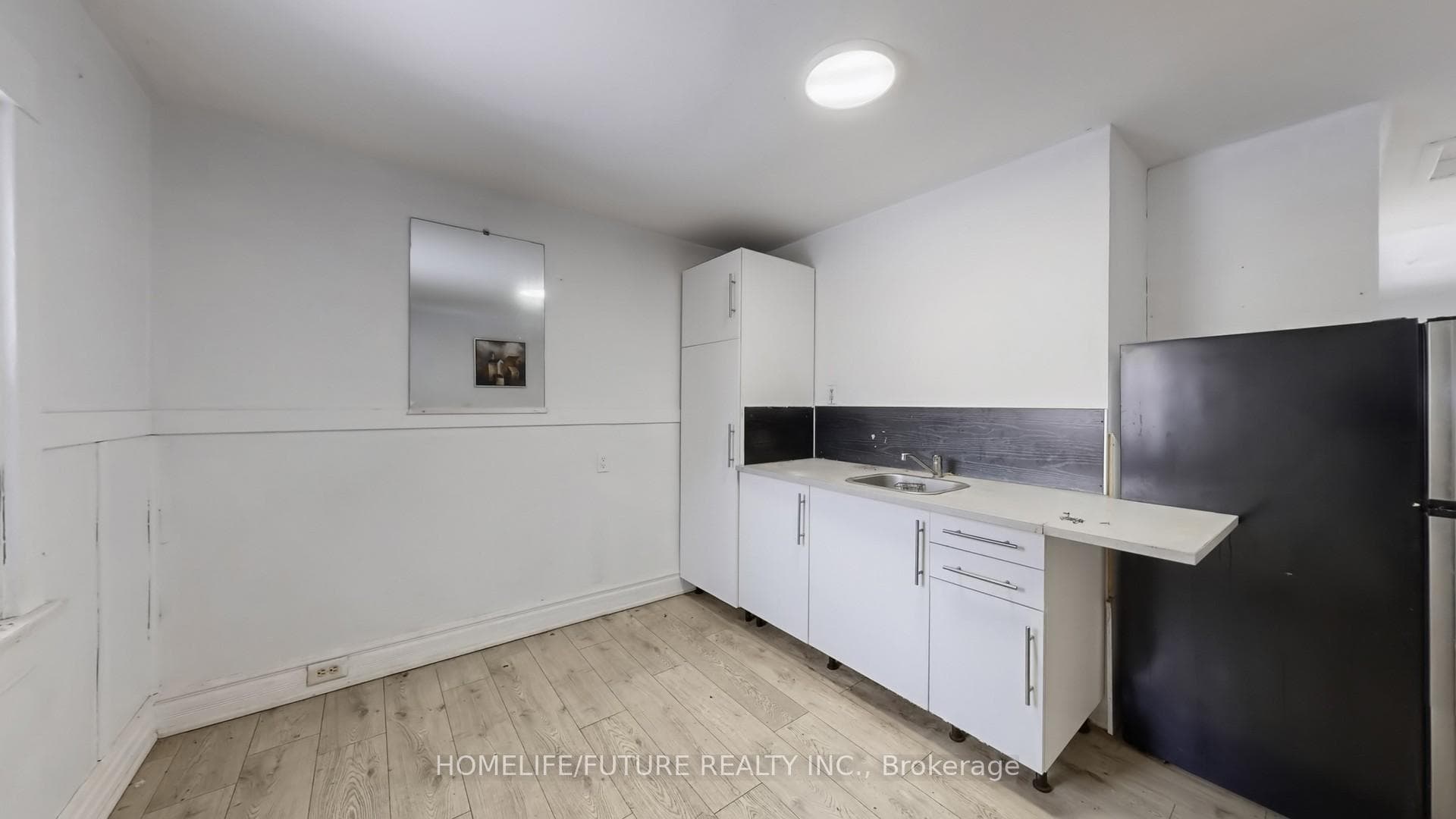 471 Vaughan Road photo 17
