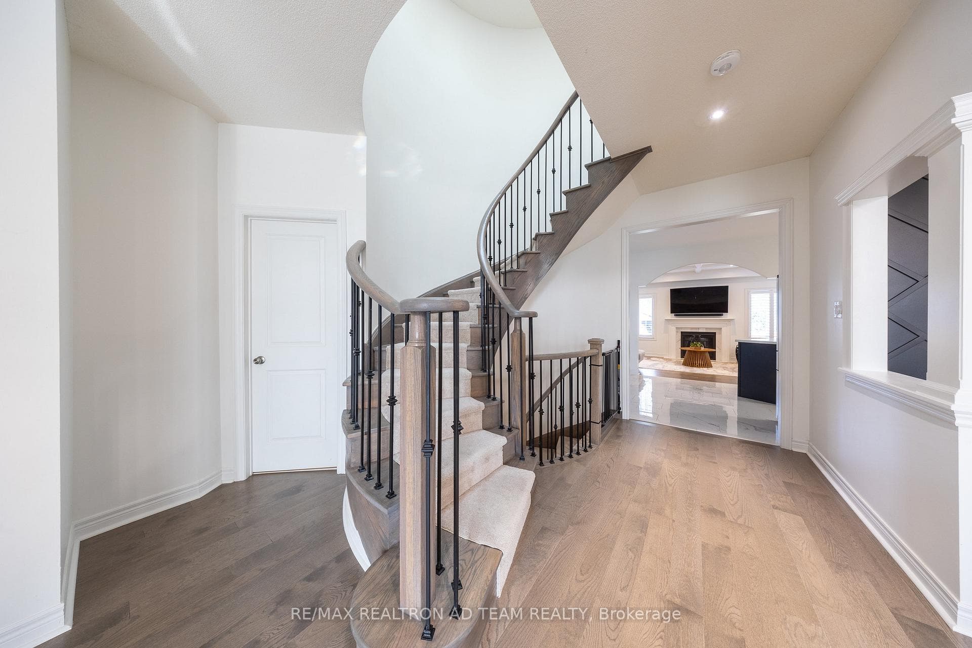 693 Audley Road photo 4