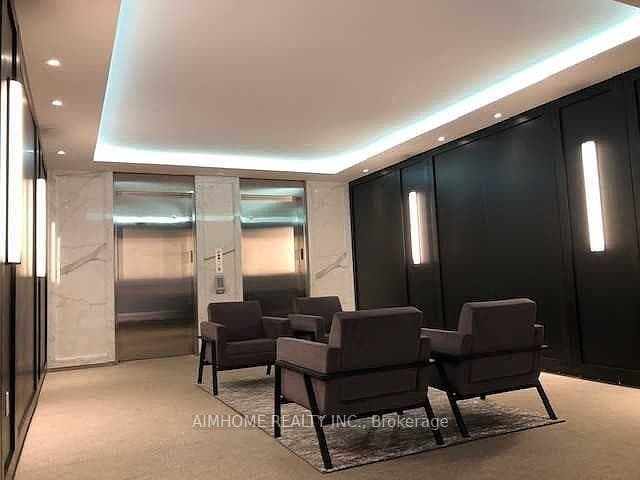 488 University Avenue Unit 5105 photo 15
