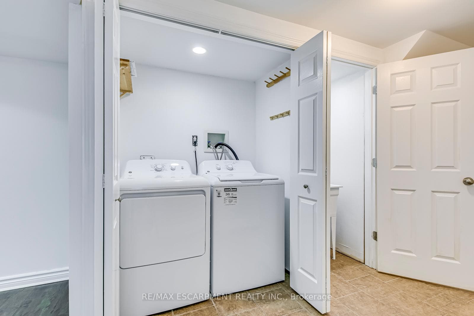 104 Frances Avenue Unit 42 photo 34