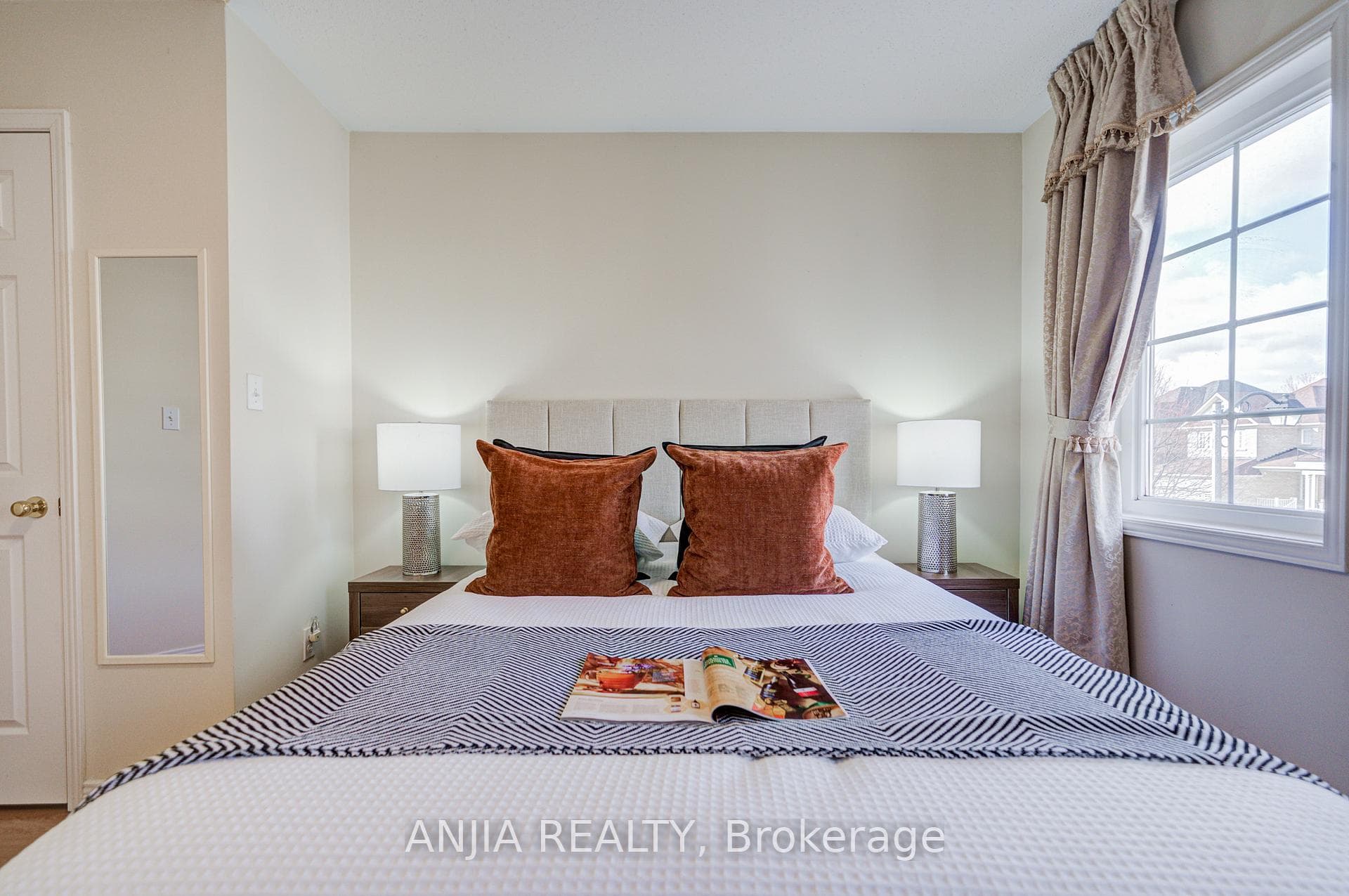 27 Larcastle Avenue photo 45