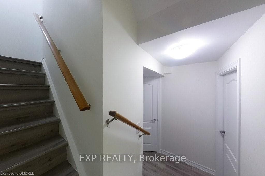 43 CURZON Crescent Unit Upper photo 31