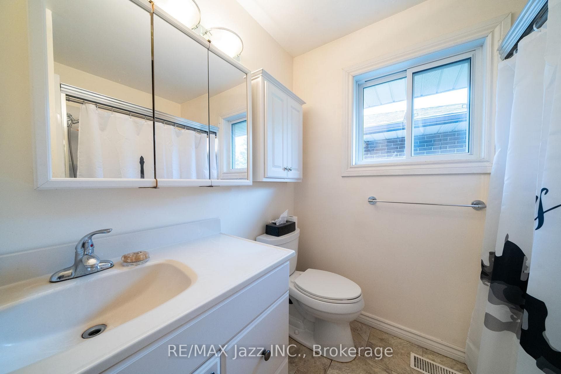 607 Gliddon Avenue photo 29